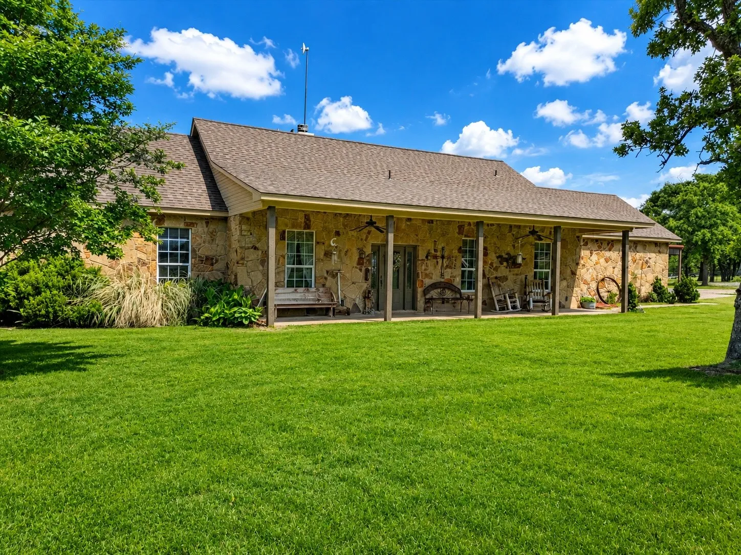 Single Family Residence For Sale in Wise County , 426 County Road 3435, Paradise, Texas 76073, 4 Bedroom, 3 Bathroom, 2 Garage spaces, 2,018 Sqft, built in 2005, Price $759,999, mls#21352275, Real Estate Agent in Paradise, Homes For Sale in Wise county, Homes For Sale in Paradise, Realtor in Paradise Texas, Real Estate Brokerage Independent Realty Texas, Luminita Cordes Realtor