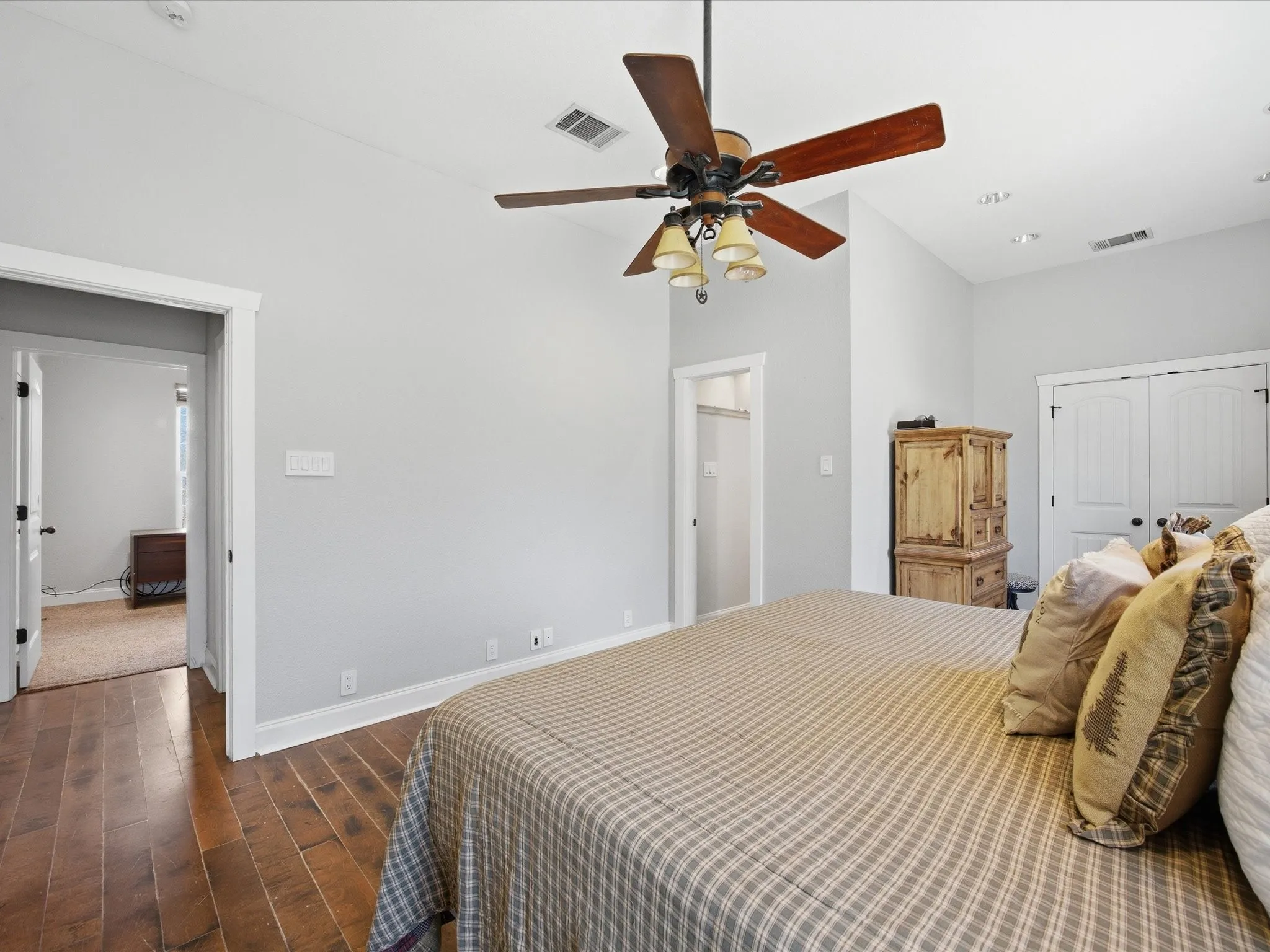 Single Family Residence For Sale in Wise County , 426 County Road 3435, Paradise, Texas 76073, 4 Bedroom, 3 Bathroom, 2 Garage spaces, 2,018 Sqft, built in 2005, Price $759,999, mls#21352275, Real Estate Agent in Paradise, Homes For Sale in Wise county, Homes For Sale in Paradise, Realtor in Paradise Texas, Real Estate Brokerage Independent Realty Texas, Luminita Cordes Realtor