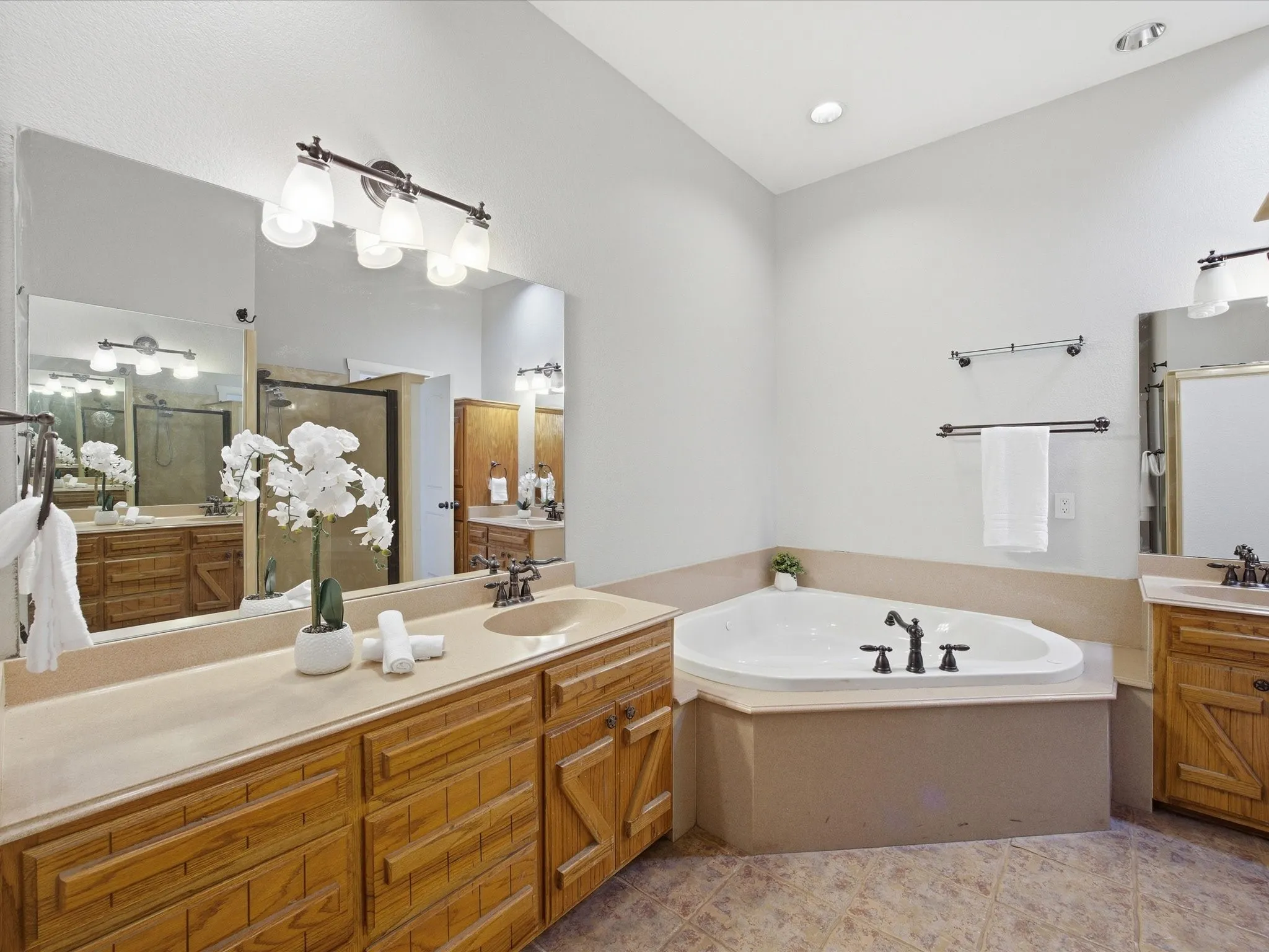 Single Family Residence For Sale in Wise County , 426 County Road 3435, Paradise, Texas 76073, 4 Bedroom, 3 Bathroom, 2 Garage spaces, 2,018 Sqft, built in 2005, Price $759,999, mls#21352275, Real Estate Agent in Paradise, Homes For Sale in Wise county, Homes For Sale in Paradise, Realtor in Paradise Texas, Real Estate Brokerage Independent Realty Texas, Luminita Cordes Realtor