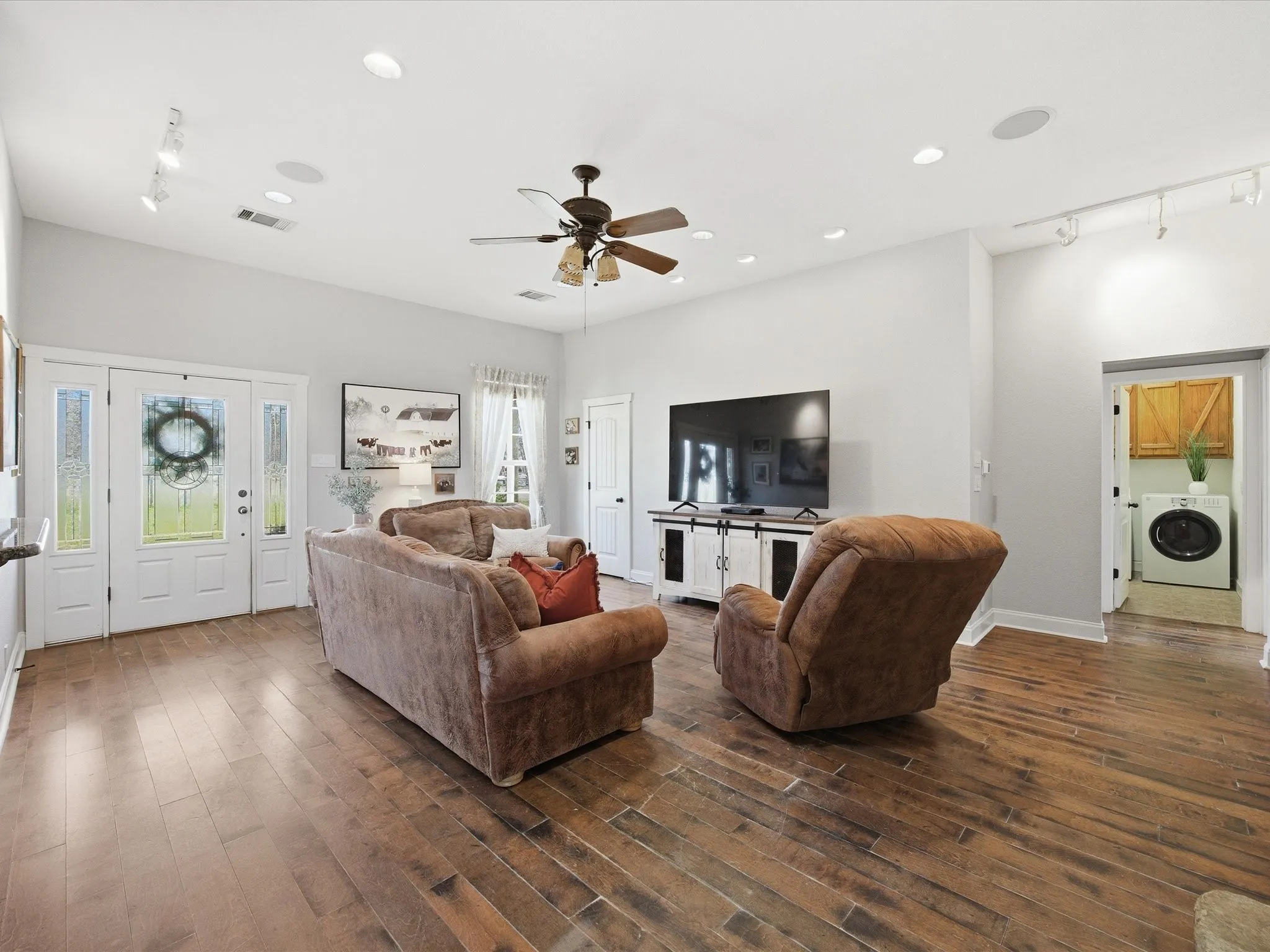 Single Family Residence For Sale in Wise County , 426 County Road 3435, Paradise, Texas 76073, 4 Bedroom, 3 Bathroom, 2 Garage spaces, 2,018 Sqft, built in 2005, Price $759,999, mls#21352275, Real Estate Agent in Paradise, Homes For Sale in Wise county, Homes For Sale in Paradise, Realtor in Paradise Texas, Real Estate Brokerage Independent Realty Texas, Luminita Cordes Realtor