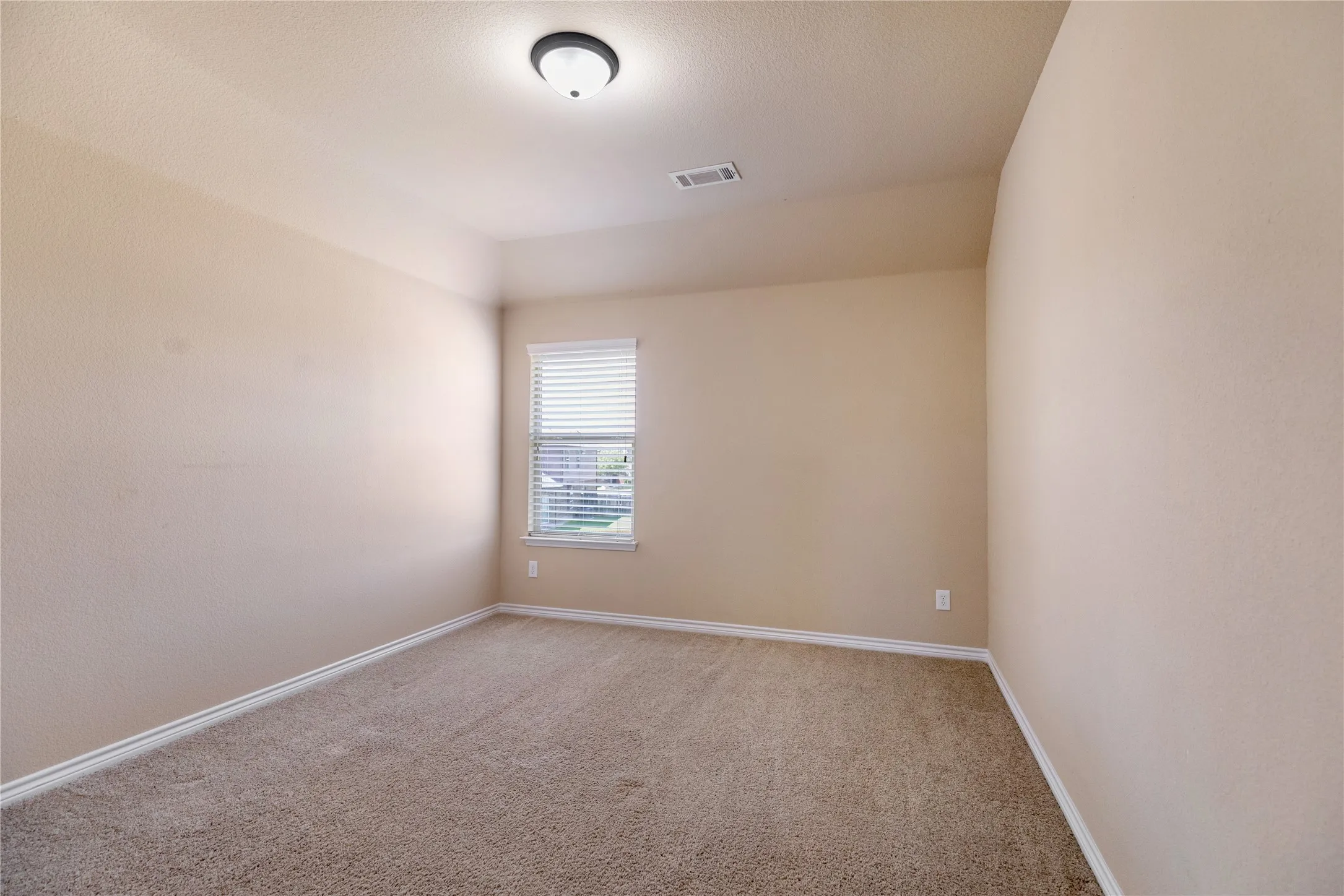 Single Family Residence For Sale in Tarrant County , 5708 Sleepy Creek Lane, Fort Worth, Texas 76179, 4 Bedroom, 4 Bathroom, 2 Garage spaces, 3,458 Sqft, built in 2012, mls#21349036, Real Estate Agent in Fort Worth, Homes For Sale in Tarrant county, Homes For Sale in Fort Worth, Realtor in Fort Worth Texas, Real Estate Brokerage Independent Realty Texas, Luminita Cordes Realtor