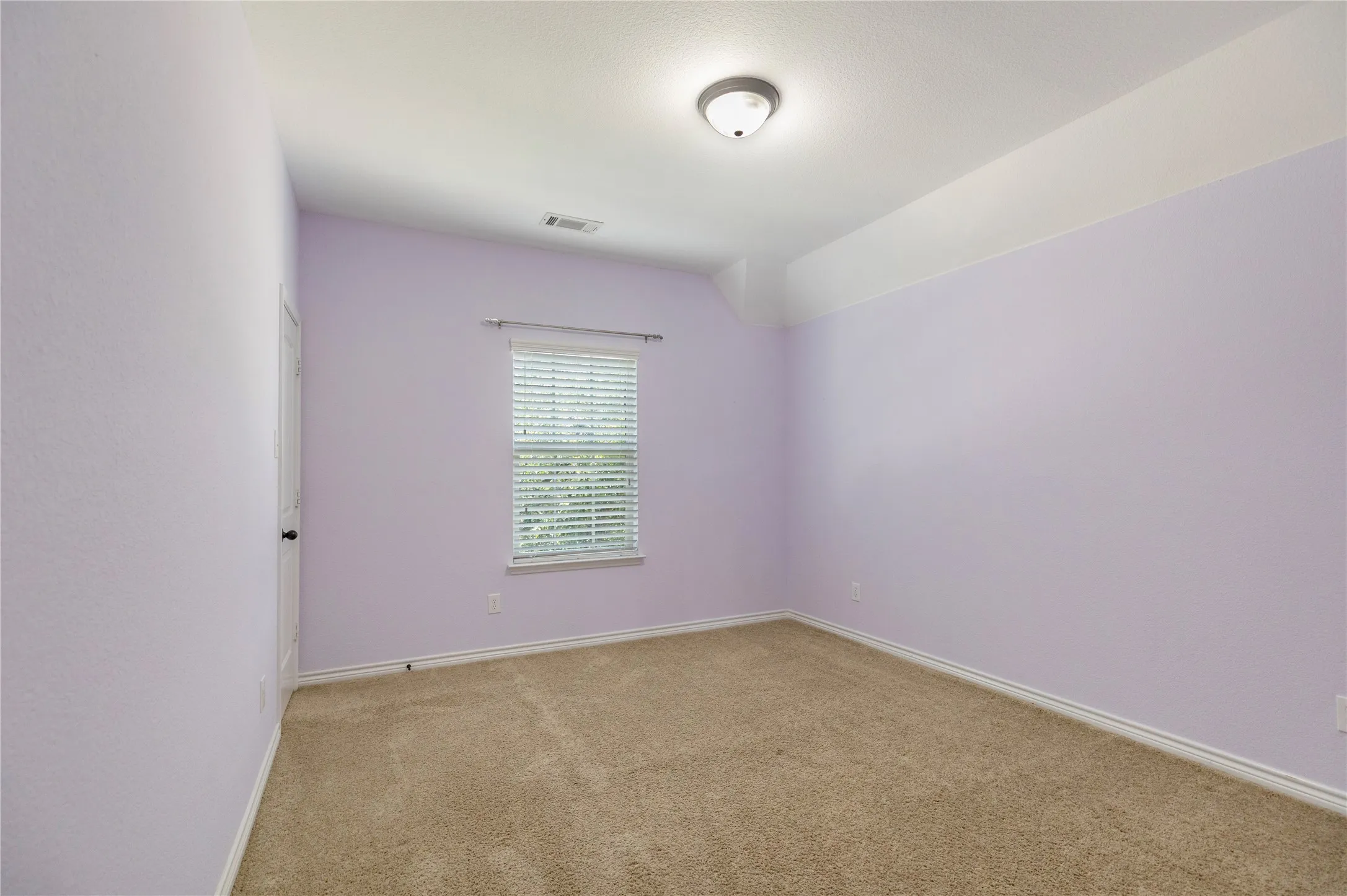 Single Family Residence For Sale in Tarrant County , 5708 Sleepy Creek Lane, Fort Worth, Texas 76179, 4 Bedroom, 4 Bathroom, 2 Garage spaces, 3,458 Sqft, built in 2012, mls#21349036, Real Estate Agent in Fort Worth, Homes For Sale in Tarrant county, Homes For Sale in Fort Worth, Realtor in Fort Worth Texas, Real Estate Brokerage Independent Realty Texas, Luminita Cordes Realtor