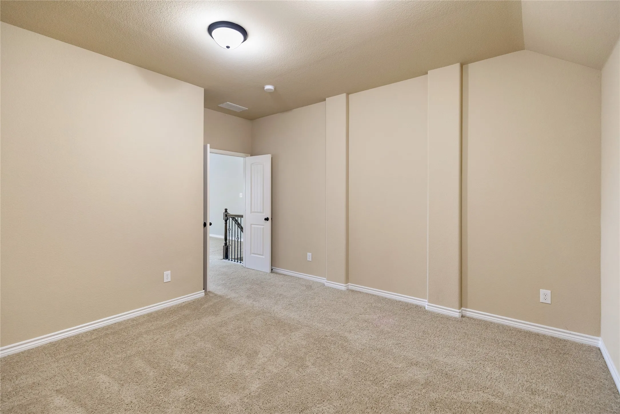 Single Family Residence For Sale in Tarrant County , 5708 Sleepy Creek Lane, Fort Worth, Texas 76179, 4 Bedroom, 4 Bathroom, 2 Garage spaces, 3,458 Sqft, built in 2012, mls#21349036, Real Estate Agent in Fort Worth, Homes For Sale in Tarrant county, Homes For Sale in Fort Worth, Realtor in Fort Worth Texas, Real Estate Brokerage Independent Realty Texas, Luminita Cordes Realtor