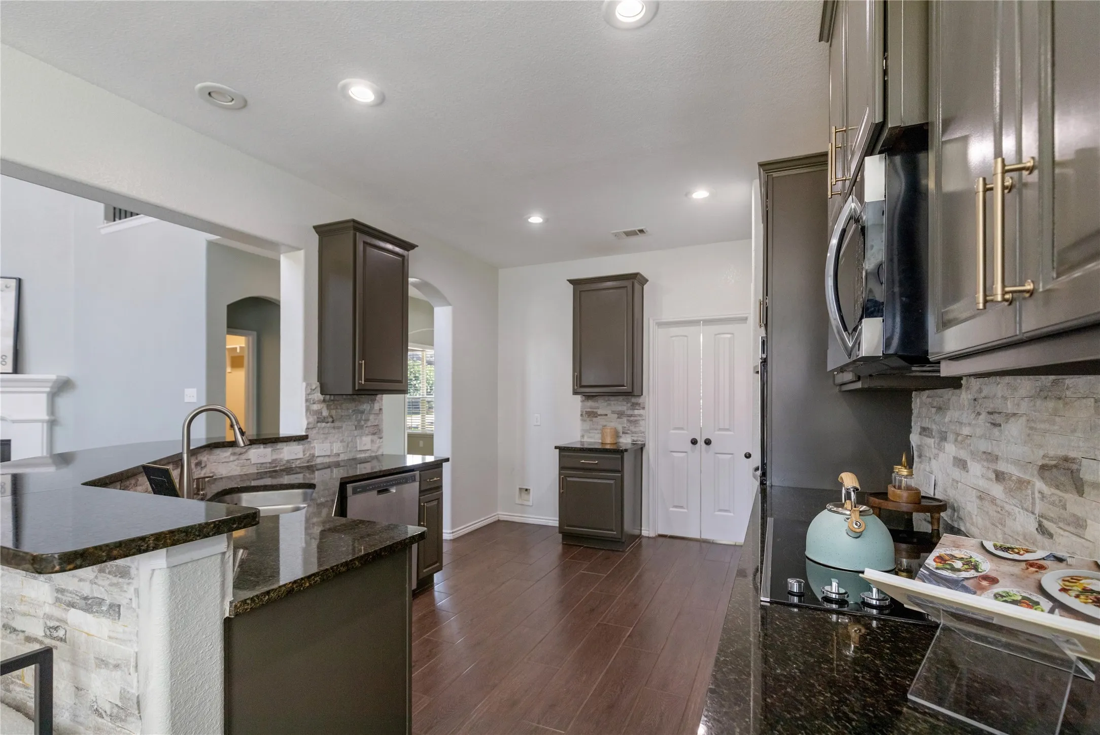 Single Family Residence For Sale in Tarrant County , 5708 Sleepy Creek Lane, Fort Worth, Texas 76179, 4 Bedroom, 4 Bathroom, 2 Garage spaces, 3,458 Sqft, built in 2012, mls#21349036, Real Estate Agent in Fort Worth, Homes For Sale in Tarrant county, Homes For Sale in Fort Worth, Realtor in Fort Worth Texas, Real Estate Brokerage Independent Realty Texas, Luminita Cordes Realtor
