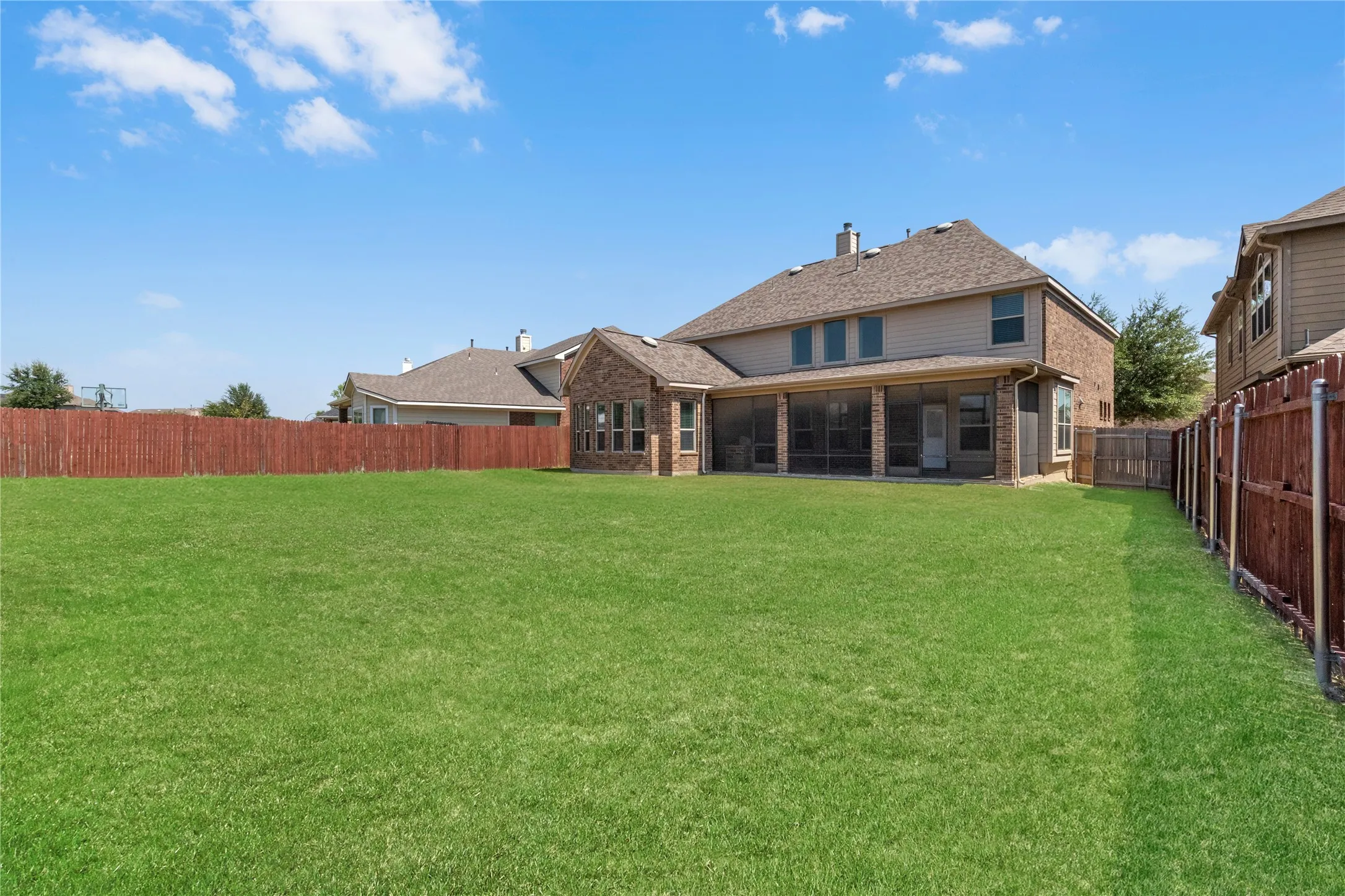 Single Family Residence For Sale in Tarrant County , 5708 Sleepy Creek Lane, Fort Worth, Texas 76179, 4 Bedroom, 4 Bathroom, 2 Garage spaces, 3,458 Sqft, built in 2012, mls#21349036, Real Estate Agent in Fort Worth, Homes For Sale in Tarrant county, Homes For Sale in Fort Worth, Realtor in Fort Worth Texas, Real Estate Brokerage Independent Realty Texas, Luminita Cordes Realtor