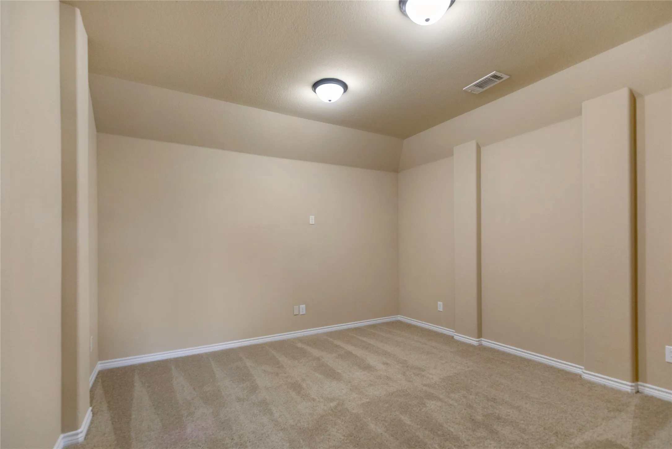 Single Family Residence For Sale in Tarrant County , 5708 Sleepy Creek Lane, Fort Worth, Texas 76179, 4 Bedroom, 4 Bathroom, 2 Garage spaces, 3,458 Sqft, built in 2012, mls#21349036, Real Estate Agent in Fort Worth, Homes For Sale in Tarrant county, Homes For Sale in Fort Worth, Realtor in Fort Worth Texas, Real Estate Brokerage Independent Realty Texas, Luminita Cordes Realtor