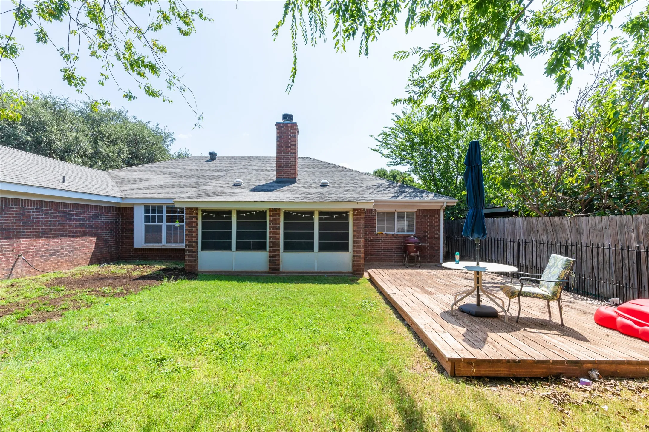Single Family Residence For Sale in Taylor County , 16 High Life Circle, Abilene, Texas 79606, 4 Bedroom, 2 Bathroom, 2 Garage spaces, 1,917 Sqft, built in 1998, mls#21351850, Real Estate Agent in Abilene, Homes For Sale in Taylor county, Homes For Sale in Abilene, Realtor in Abilene Texas, Real Estate Brokerage Independent Realty Texas, Luminita Cordes Realtor