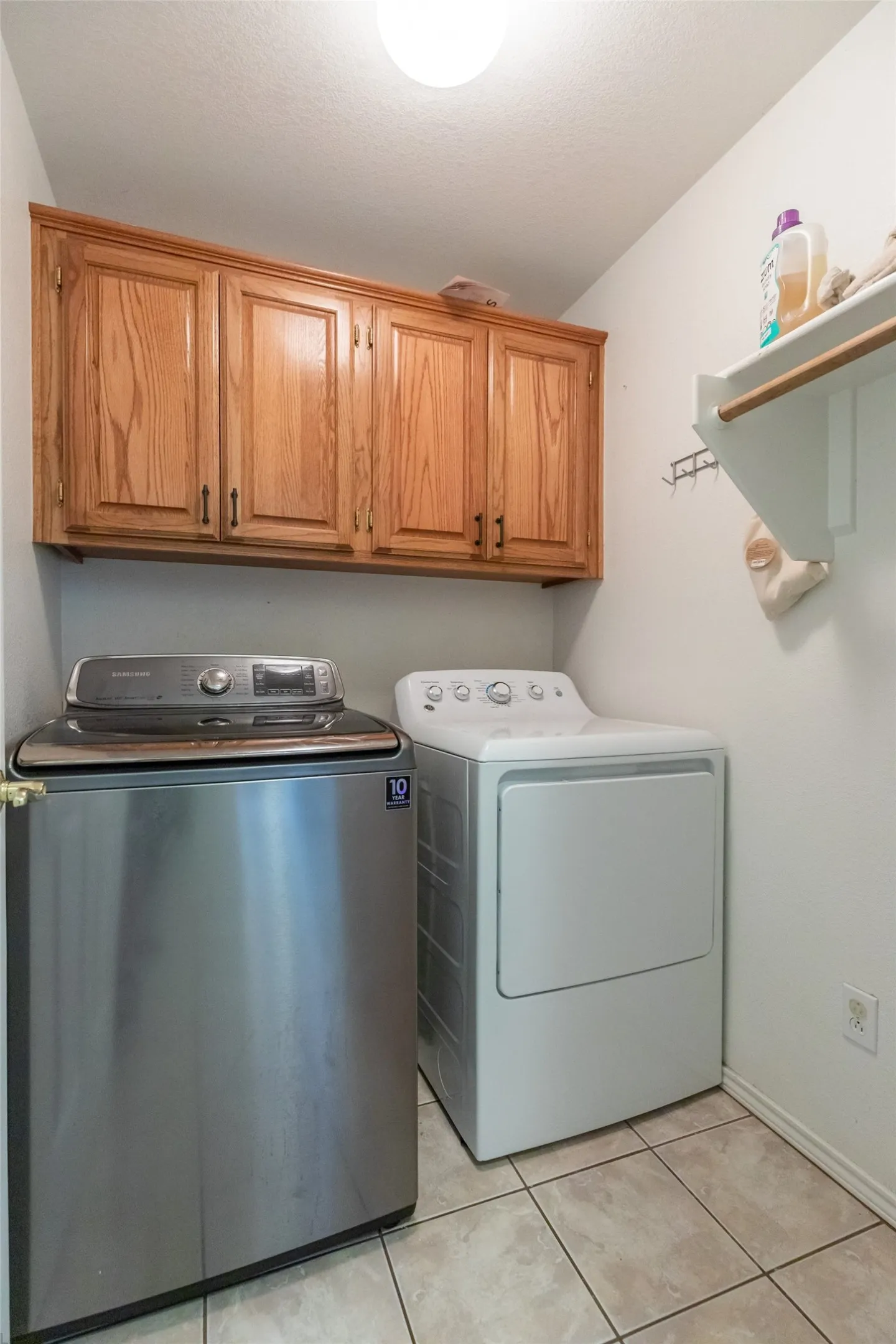Single Family Residence For Sale in Taylor County , 16 High Life Circle, Abilene, Texas 79606, 4 Bedroom, 2 Bathroom, 2 Garage spaces, 1,917 Sqft, built in 1998, mls#21351850, Real Estate Agent in Abilene, Homes For Sale in Taylor county, Homes For Sale in Abilene, Realtor in Abilene Texas, Real Estate Brokerage Independent Realty Texas, Luminita Cordes Realtor