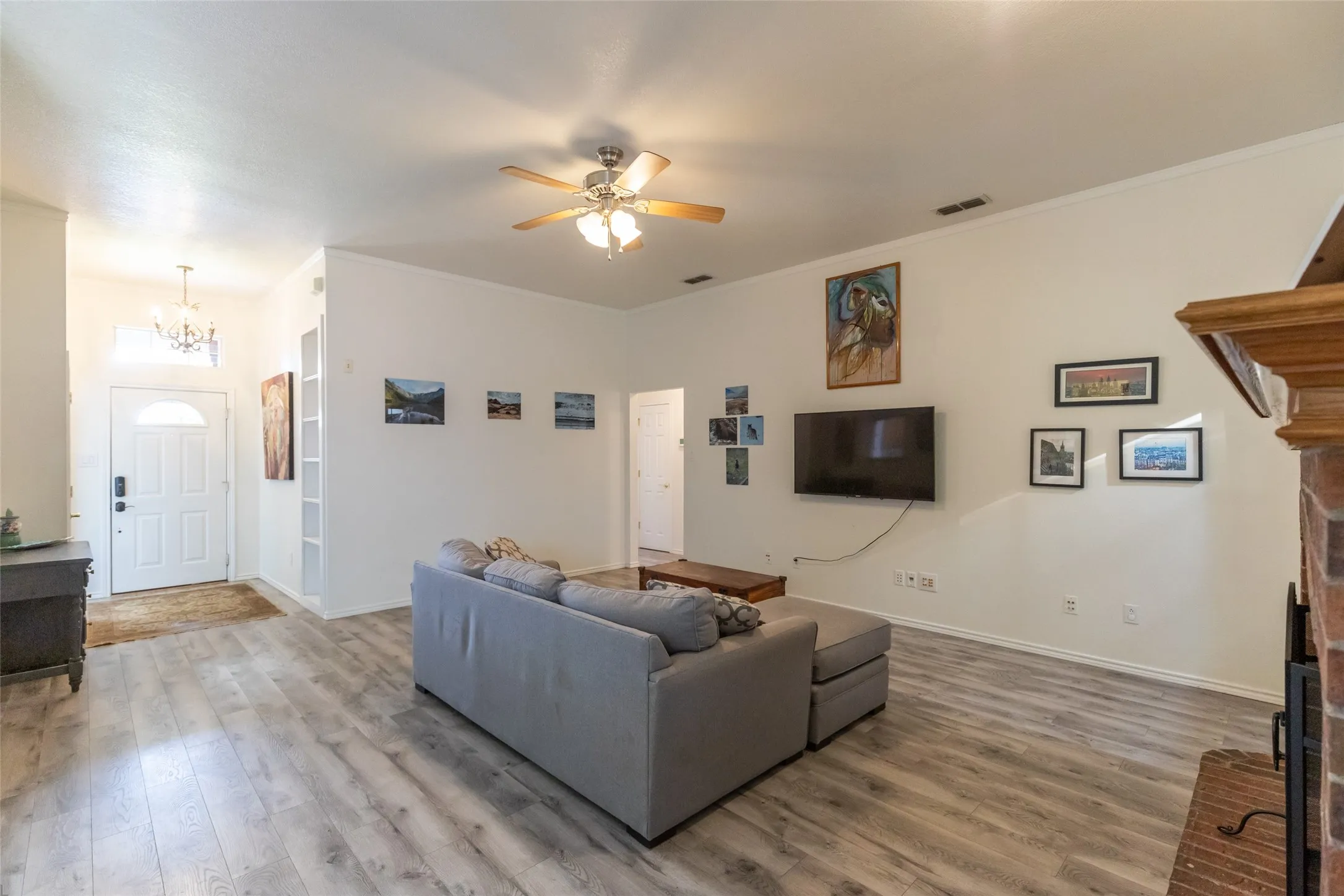 Single Family Residence For Sale in Taylor County , 16 High Life Circle, Abilene, Texas 79606, 4 Bedroom, 2 Bathroom, 2 Garage spaces, 1,917 Sqft, built in 1998, mls#21351850, Real Estate Agent in Abilene, Homes For Sale in Taylor county, Homes For Sale in Abilene, Realtor in Abilene Texas, Real Estate Brokerage Independent Realty Texas, Luminita Cordes Realtor