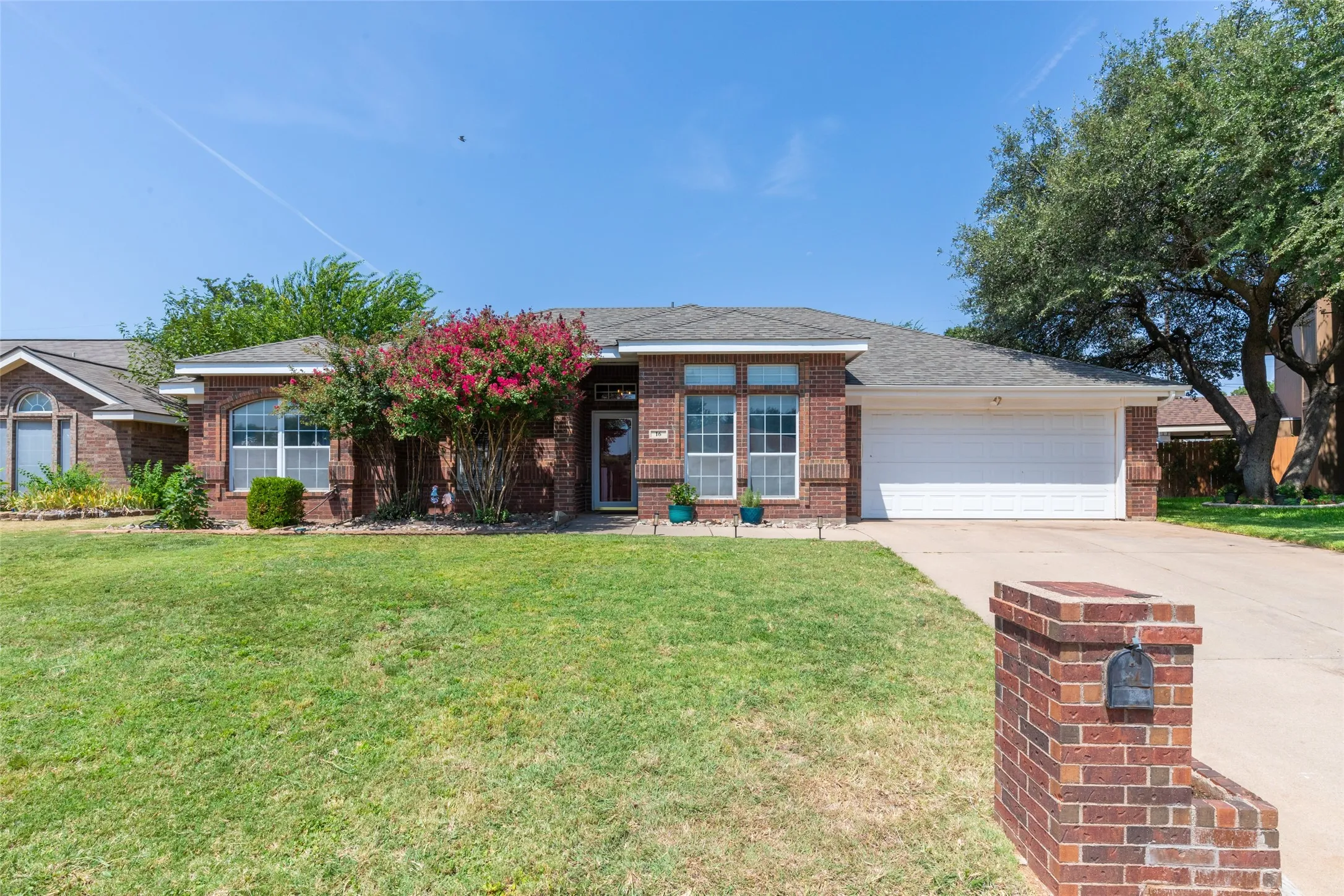 Single Family Residence For Sale in Taylor County , 16 High Life Circle, Abilene, Texas 79606, 4 Bedroom, 2 Bathroom, 2 Garage spaces, 1,917 Sqft, built in 1998, mls#21351850, Real Estate Agent in Abilene, Homes For Sale in Taylor county, Homes For Sale in Abilene, Realtor in Abilene Texas, Real Estate Brokerage Independent Realty Texas, Luminita Cordes Realtor