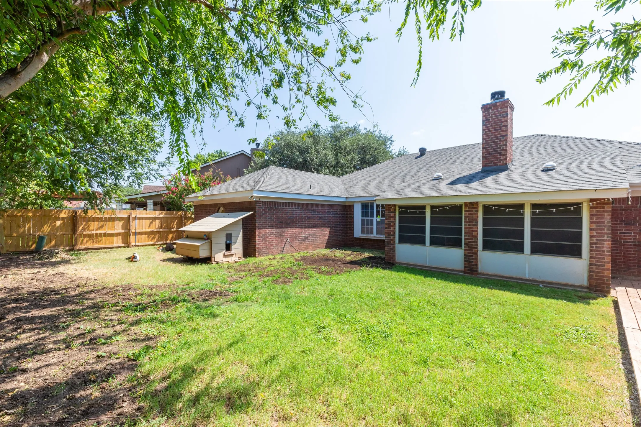 Single Family Residence For Sale in Taylor County , 16 High Life Circle, Abilene, Texas 79606, 4 Bedroom, 2 Bathroom, 2 Garage spaces, 1,917 Sqft, built in 1998, mls#21351850, Real Estate Agent in Abilene, Homes For Sale in Taylor county, Homes For Sale in Abilene, Realtor in Abilene Texas, Real Estate Brokerage Independent Realty Texas, Luminita Cordes Realtor