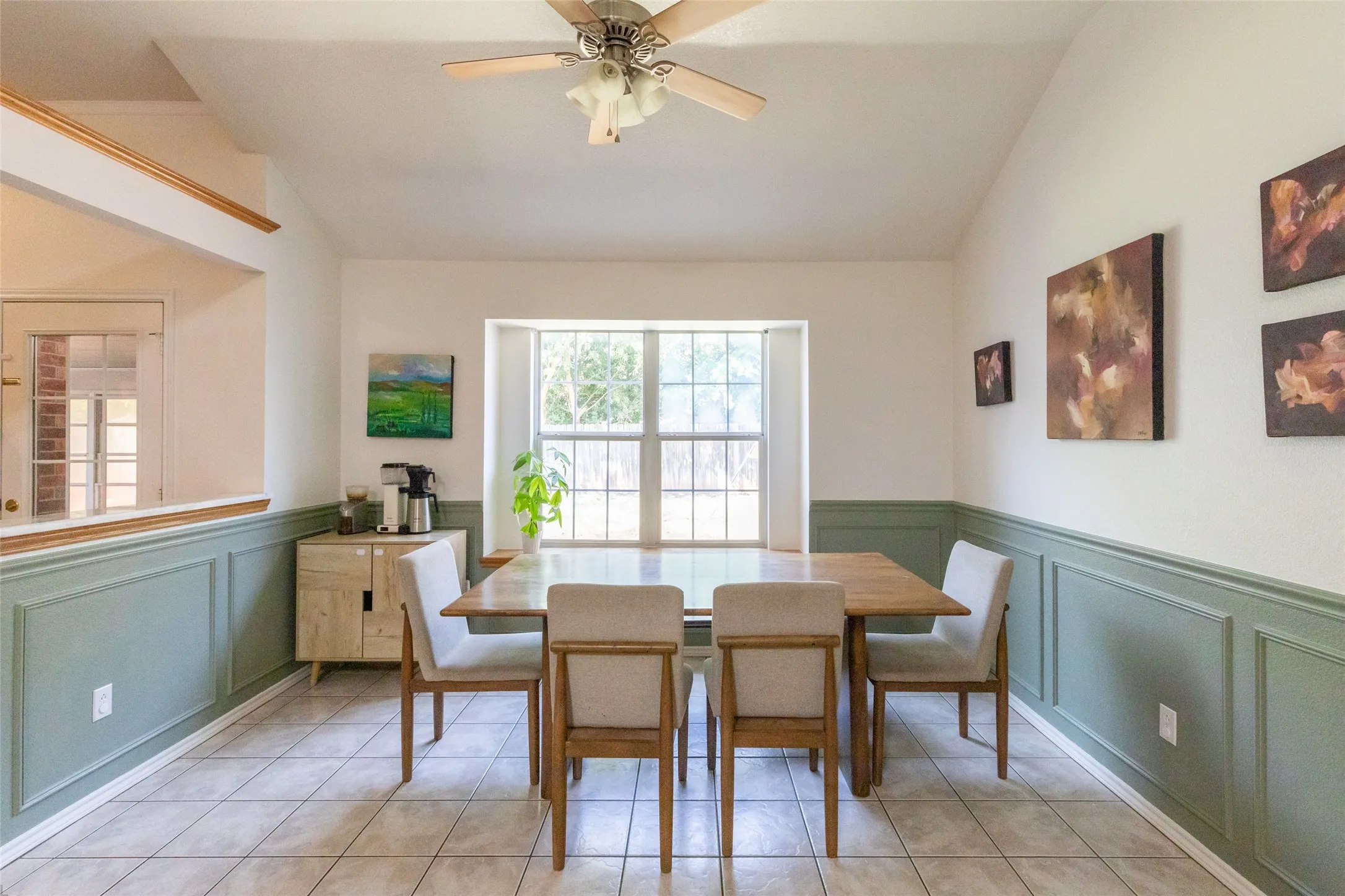 Single Family Residence For Sale in Taylor County , 16 High Life Circle, Abilene, Texas 79606, 4 Bedroom, 2 Bathroom, 2 Garage spaces, 1,917 Sqft, built in 1998, mls#21351850, Real Estate Agent in Abilene, Homes For Sale in Taylor county, Homes For Sale in Abilene, Realtor in Abilene Texas, Real Estate Brokerage Independent Realty Texas, Luminita Cordes Realtor
