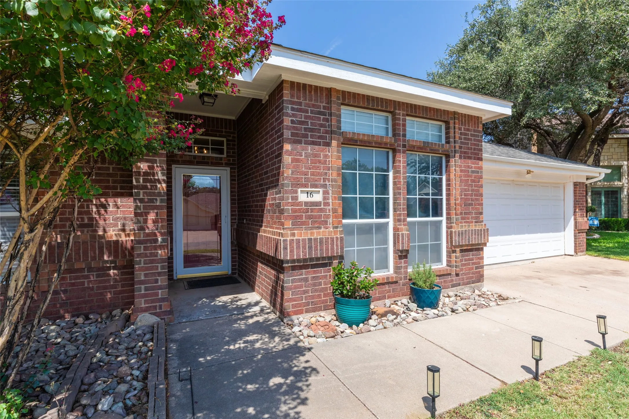 Single Family Residence For Sale in Taylor County , 16 High Life Circle, Abilene, Texas 79606, 4 Bedroom, 2 Bathroom, 2 Garage spaces, 1,917 Sqft, built in 1998, mls#21351850, Real Estate Agent in Abilene, Homes For Sale in Taylor county, Homes For Sale in Abilene, Realtor in Abilene Texas, Real Estate Brokerage Independent Realty Texas, Luminita Cordes Realtor