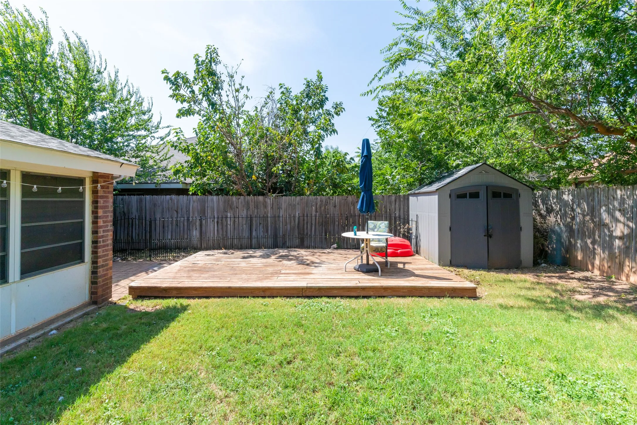Single Family Residence For Sale in Taylor County , 16 High Life Circle, Abilene, Texas 79606, 4 Bedroom, 2 Bathroom, 2 Garage spaces, 1,917 Sqft, built in 1998, mls#21351850, Real Estate Agent in Abilene, Homes For Sale in Taylor county, Homes For Sale in Abilene, Realtor in Abilene Texas, Real Estate Brokerage Independent Realty Texas, Luminita Cordes Realtor