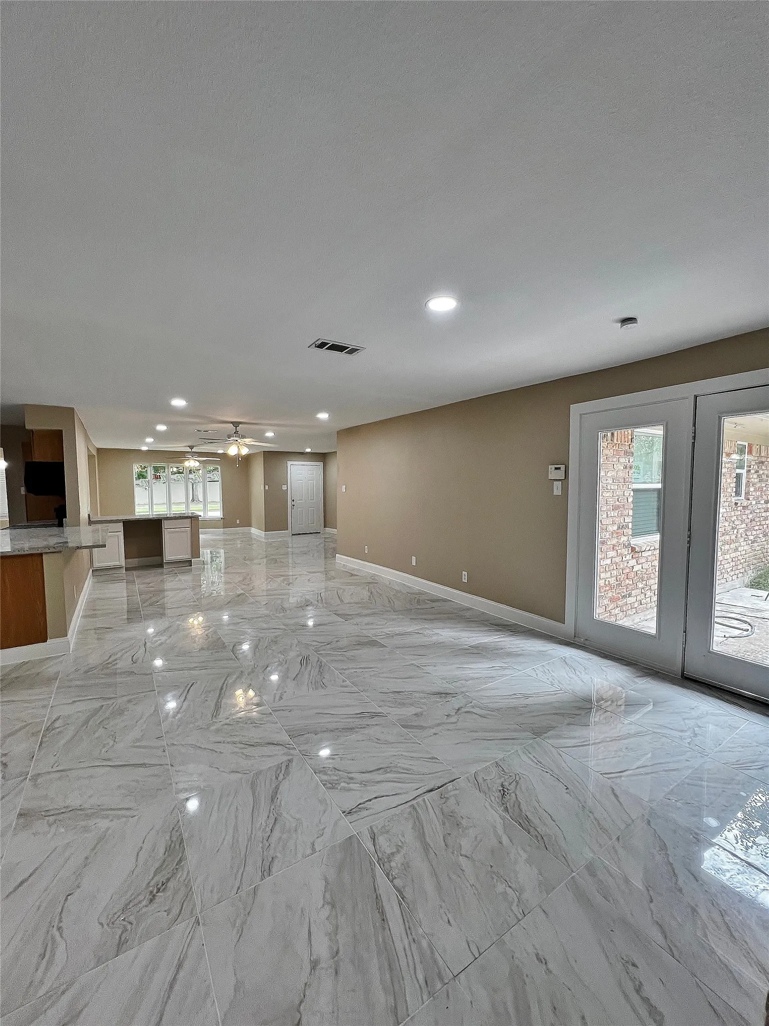 Single Family Residence For Rent in Dallas County , 1914 W Northgate Drive, Irving, Texas 75062, 3 Bedroom, 2 Bathroom, 2 Garage spaces, 2,127 Sqft, built in 1964, mls#21352298, Real Estate Agent in Irving, Homes For Rent in Dallas county, Homes For Rent in Irving, Realtor in Irving Texas, Real Estate Brokerage Independent Realty Texas, Luminita Cordes Realtor