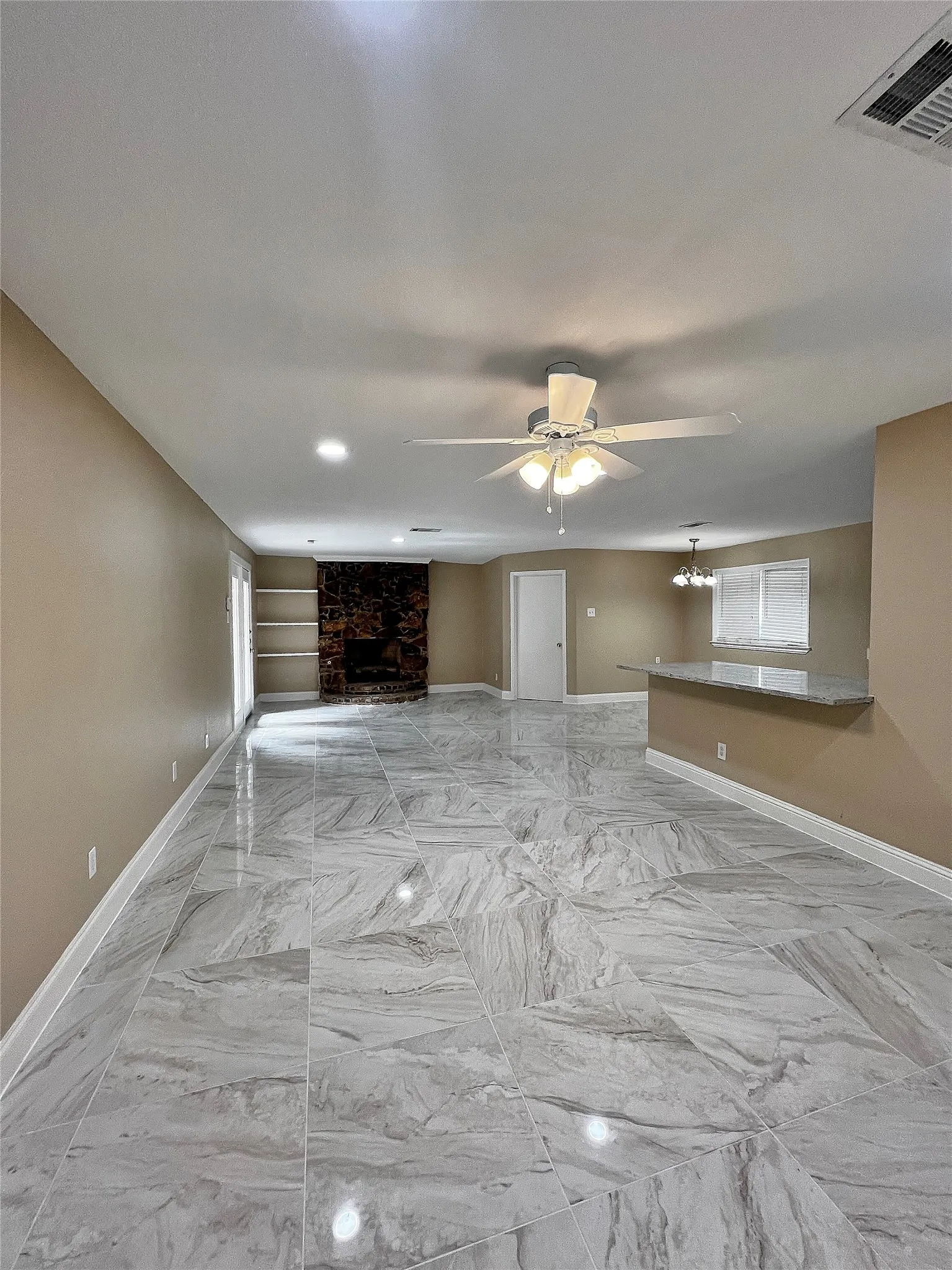 Single Family Residence For Rent in Dallas County , 1914 W Northgate Drive, Irving, Texas 75062, 3 Bedroom, 2 Bathroom, 2 Garage spaces, 2,127 Sqft, built in 1964, mls#21352298, Real Estate Agent in Irving, Homes For Rent in Dallas county, Homes For Rent in Irving, Realtor in Irving Texas, Real Estate Brokerage Independent Realty Texas, Luminita Cordes Realtor