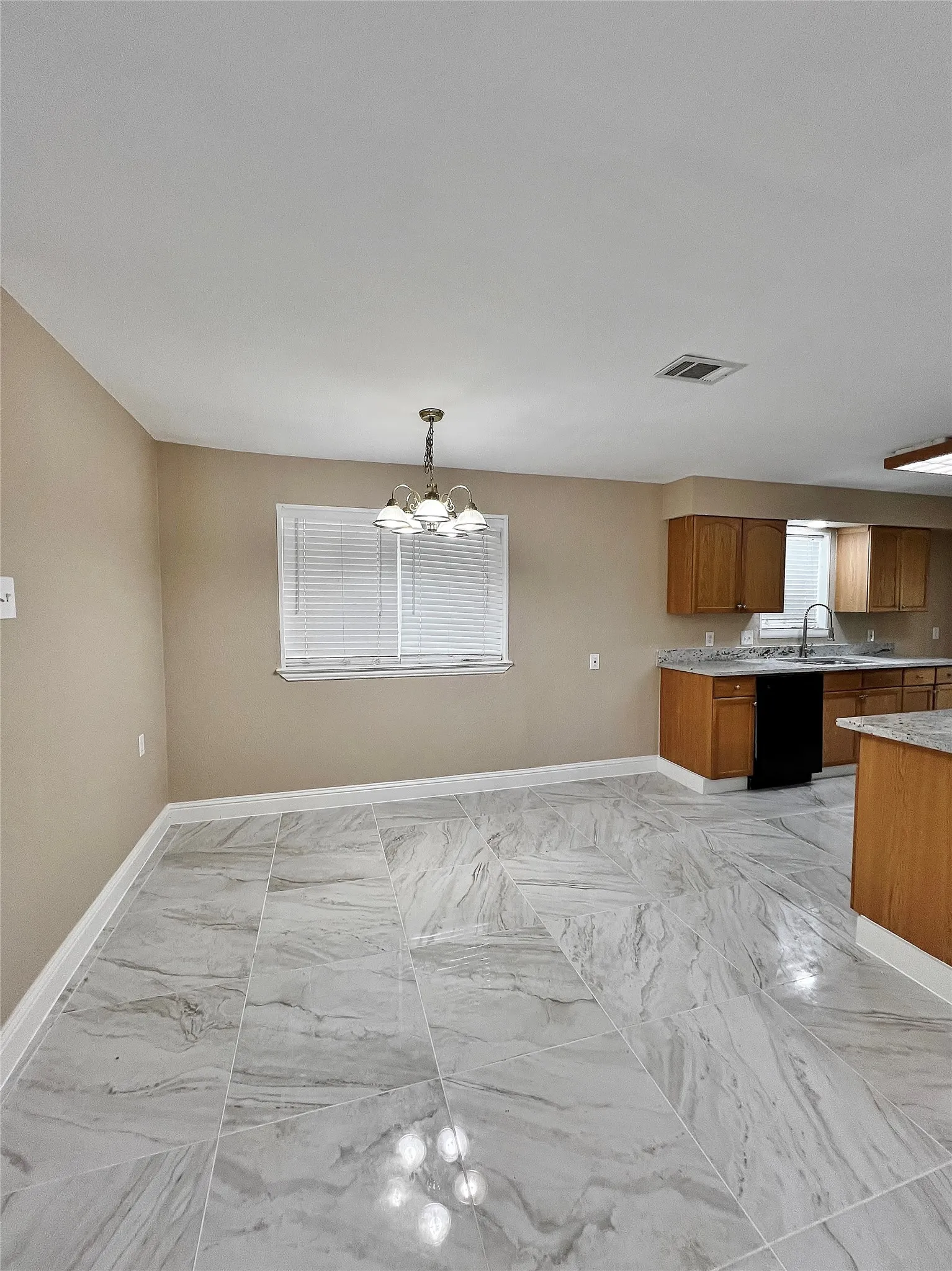 Single Family Residence For Rent in Dallas County , 1914 W Northgate Drive, Irving, Texas 75062, 3 Bedroom, 2 Bathroom, 2 Garage spaces, 2,127 Sqft, built in 1964, mls#21352298, Real Estate Agent in Irving, Homes For Rent in Dallas county, Homes For Rent in Irving, Realtor in Irving Texas, Real Estate Brokerage Independent Realty Texas, Luminita Cordes Realtor