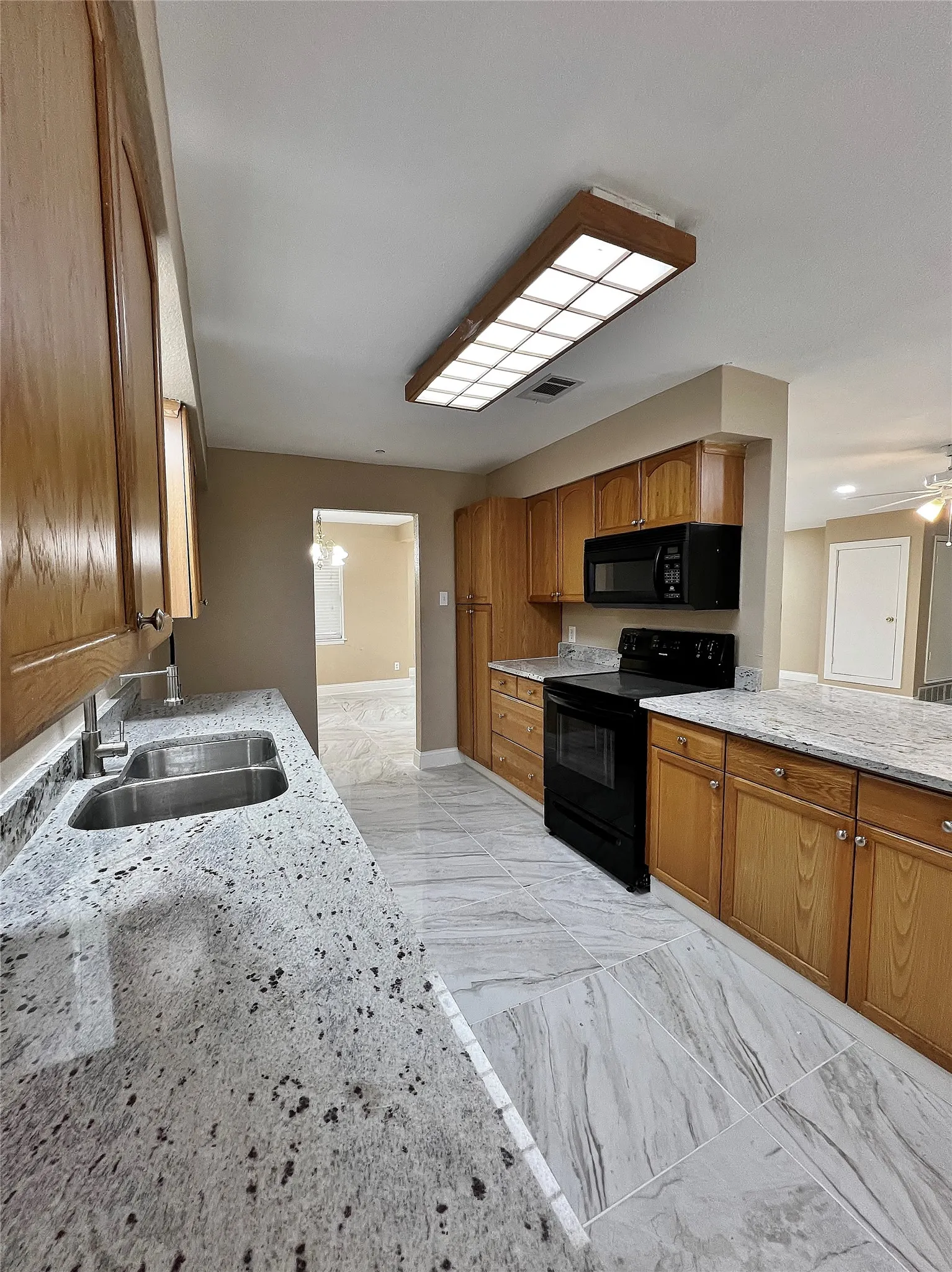 Single Family Residence For Rent in Dallas County , 1914 W Northgate Drive, Irving, Texas 75062, 3 Bedroom, 2 Bathroom, 2 Garage spaces, 2,127 Sqft, built in 1964, mls#21352298, Real Estate Agent in Irving, Homes For Rent in Dallas county, Homes For Rent in Irving, Realtor in Irving Texas, Real Estate Brokerage Independent Realty Texas, Luminita Cordes Realtor
