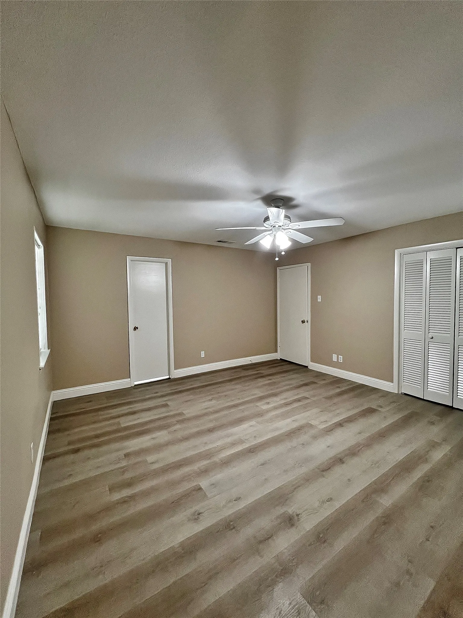 Single Family Residence For Rent in Dallas County , 1914 W Northgate Drive, Irving, Texas 75062, 3 Bedroom, 2 Bathroom, 2 Garage spaces, 2,127 Sqft, built in 1964, mls#21352298, Real Estate Agent in Irving, Homes For Rent in Dallas county, Homes For Rent in Irving, Realtor in Irving Texas, Real Estate Brokerage Independent Realty Texas, Luminita Cordes Realtor