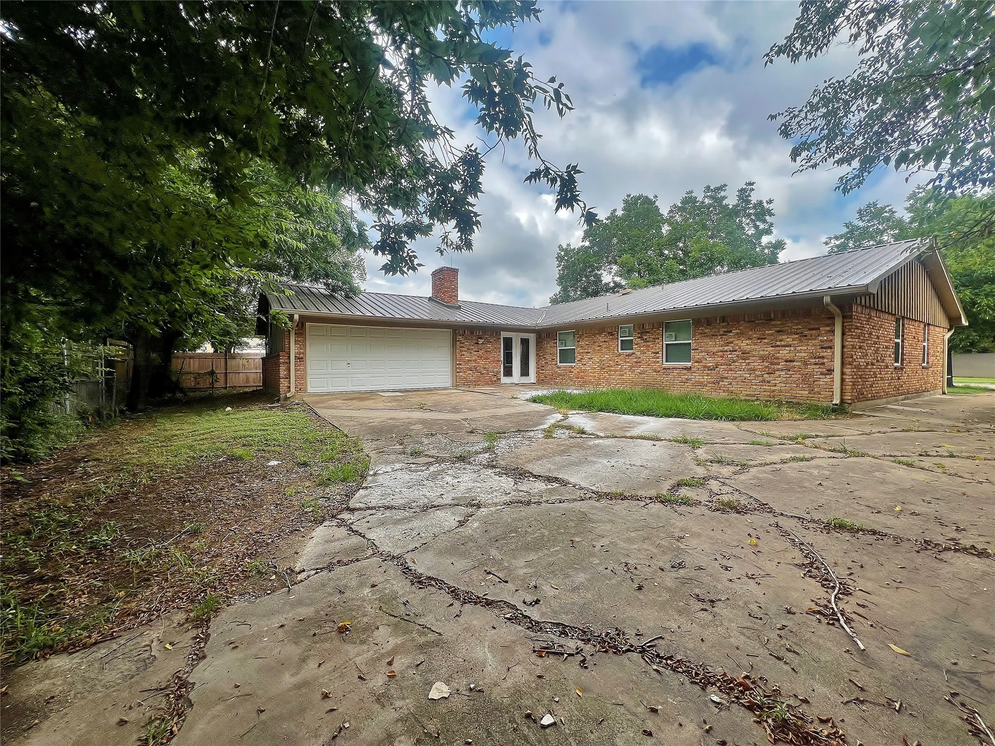 Single Family Residence For Rent in Dallas County , 1914 W Northgate Drive, Irving, Texas 75062, 3 Bedroom, 2 Bathroom, 2 Garage spaces, 2,127 Sqft, built in 1964, mls#21352298, Real Estate Agent in Irving, Homes For Rent in Dallas county, Homes For Rent in Irving, Realtor in Irving Texas, Real Estate Brokerage Independent Realty Texas, Luminita Cordes Realtor