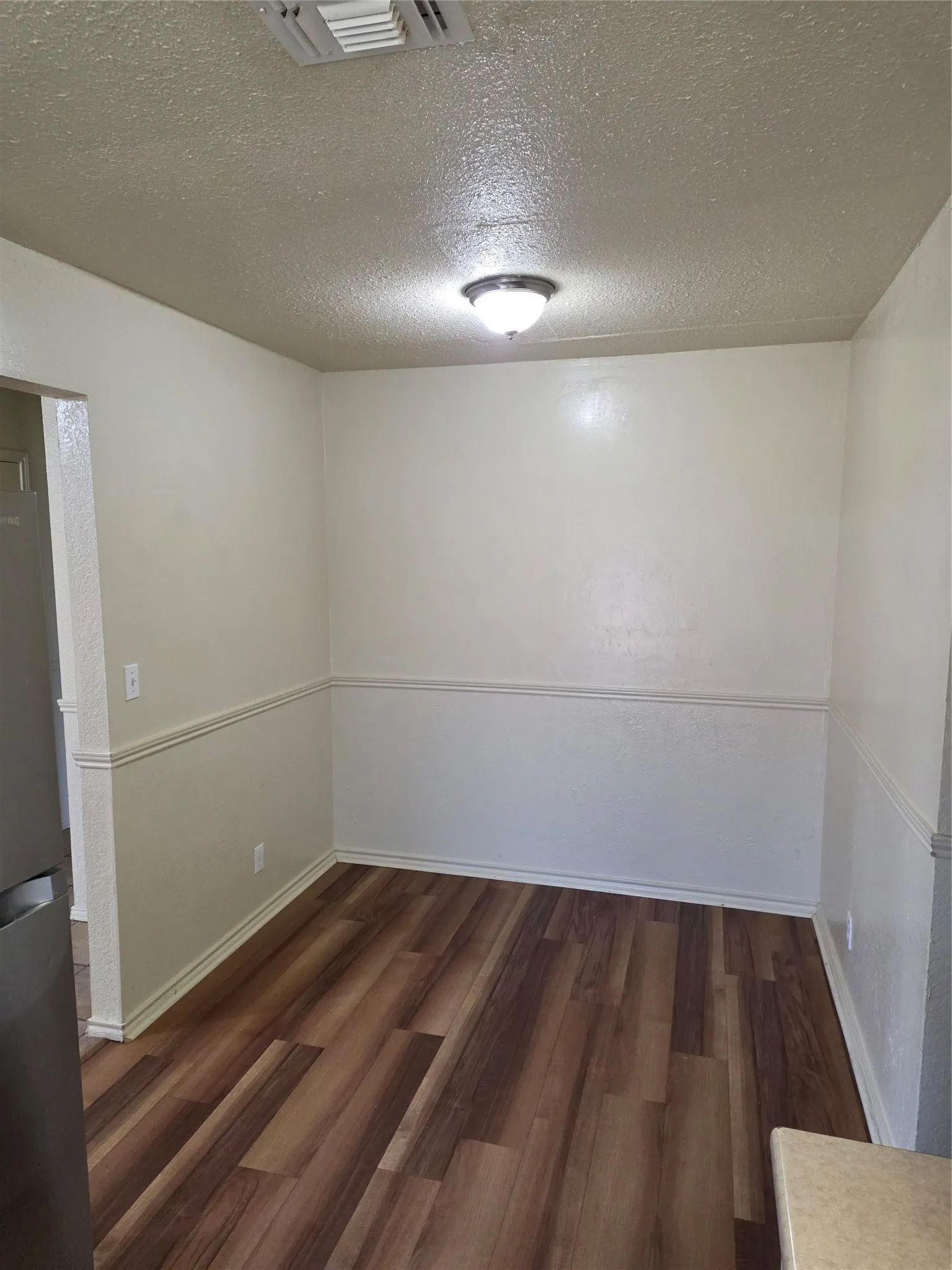 Duplex For Rent in Hood County , 1014 Harbor Lakes Drive, Granbury, Texas 76048, 2 Bedroom, 1 Bathroom, Garage spaces, 1,100 Sqft, built in 1980, mls#21349351, Real Estate Agent in Granbury, Homes For Rent in Hood county, Homes For Rent in Granbury, Realtor in Granbury Texas, Real Estate Brokerage Independent Realty Texas, Luminita Cordes Realtor