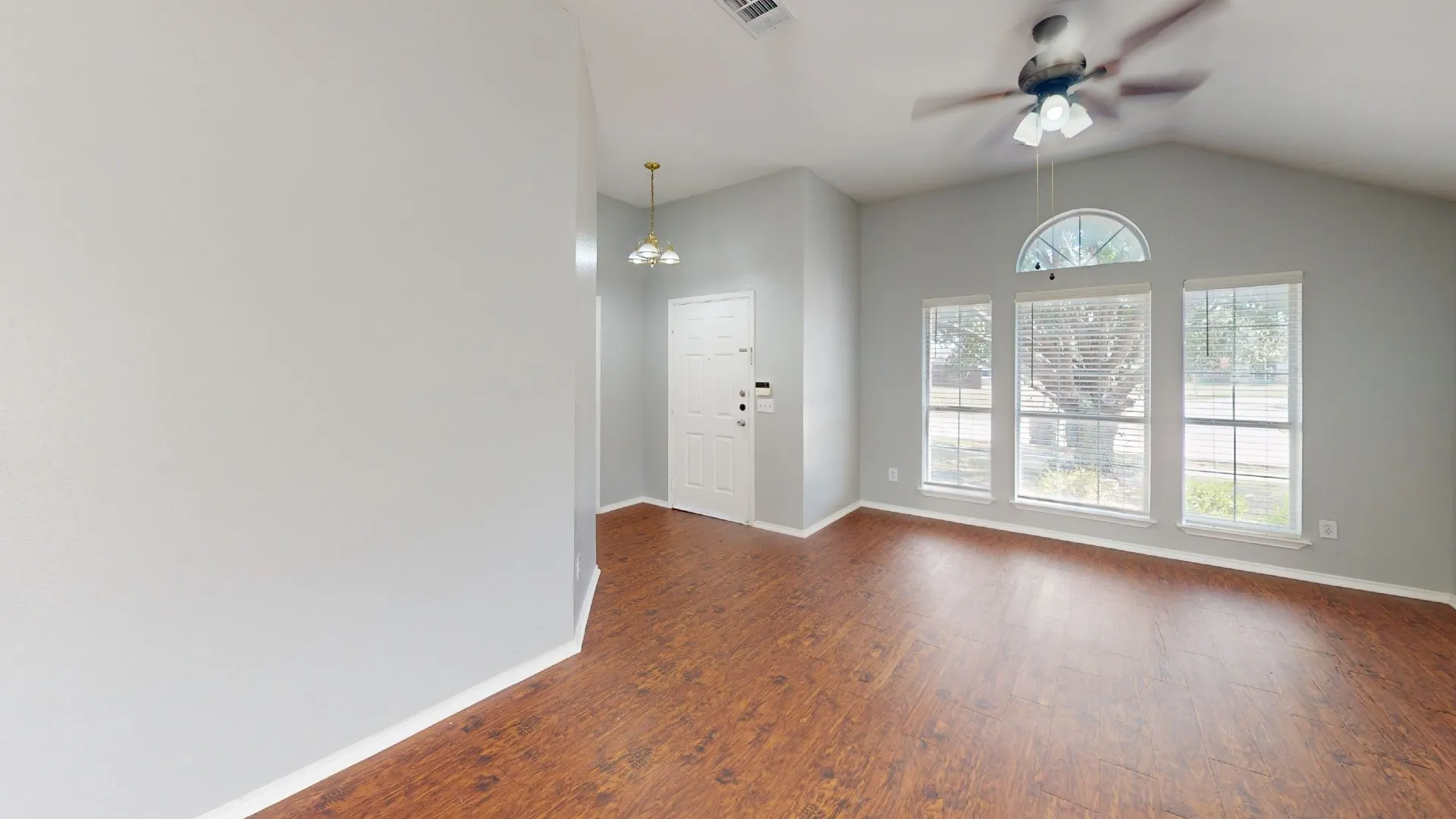 Single Family Residence For Rent in Collin County , 207 Lake Wichita Drive, Wylie, Texas 75098, 4 Bedroom, 2 Bathroom, 2 Garage spaces, 1,860 Sqft, built in 2000, mls#21352302, Real Estate Agent in Wylie, Homes For Rent in Collin county, Homes For Rent in Wylie, Realtor in Wylie Texas, Real Estate Brokerage Independent Realty Texas, Luminita Cordes Realtor