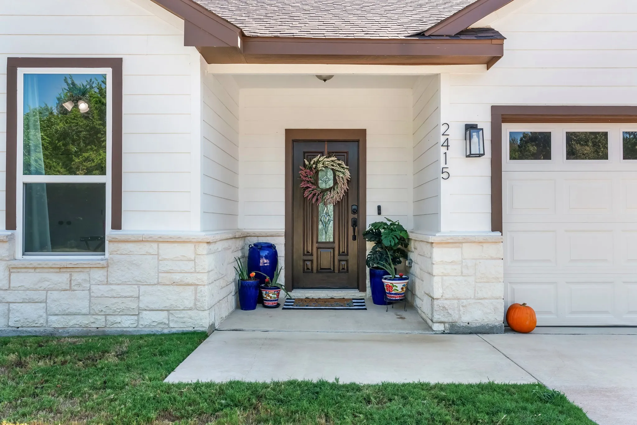 Single Family Residence For Sale in Hood County , 2415 Beverly Drive, Granbury, Texas 76048, 3 Bedroom, 2 Bathroom, 2 Garage spaces, 1,704 Sqft, built in 2023, mls#21351965, Real Estate Agent in Granbury, Homes For Sale in Hood county, Homes For Sale in Granbury, Realtor in Granbury Texas, Real Estate Brokerage Independent Realty Texas, Luminita Cordes Realtor