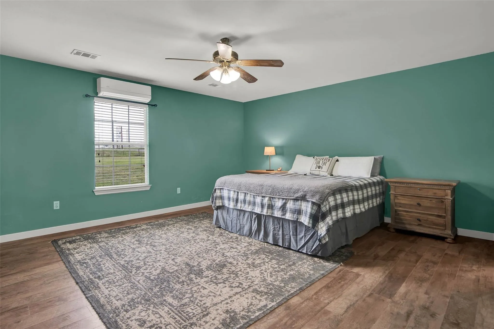 Single Family Residence For Sale in Grayson County , 17932 State Highway 56, Southmayd, Texas 75092, 3 Bedroom, 2 Bathroom, Garage spaces, 1,833 Sqft, built in 2004, Price $550,000, mls#21352044, Real Estate Agent in Southmayd, Homes For Sale in Grayson county, Homes For Sale in Southmayd, Realtor in Southmayd Texas, Real Estate Brokerage Independent Realty Texas, Luminita Cordes Realtor