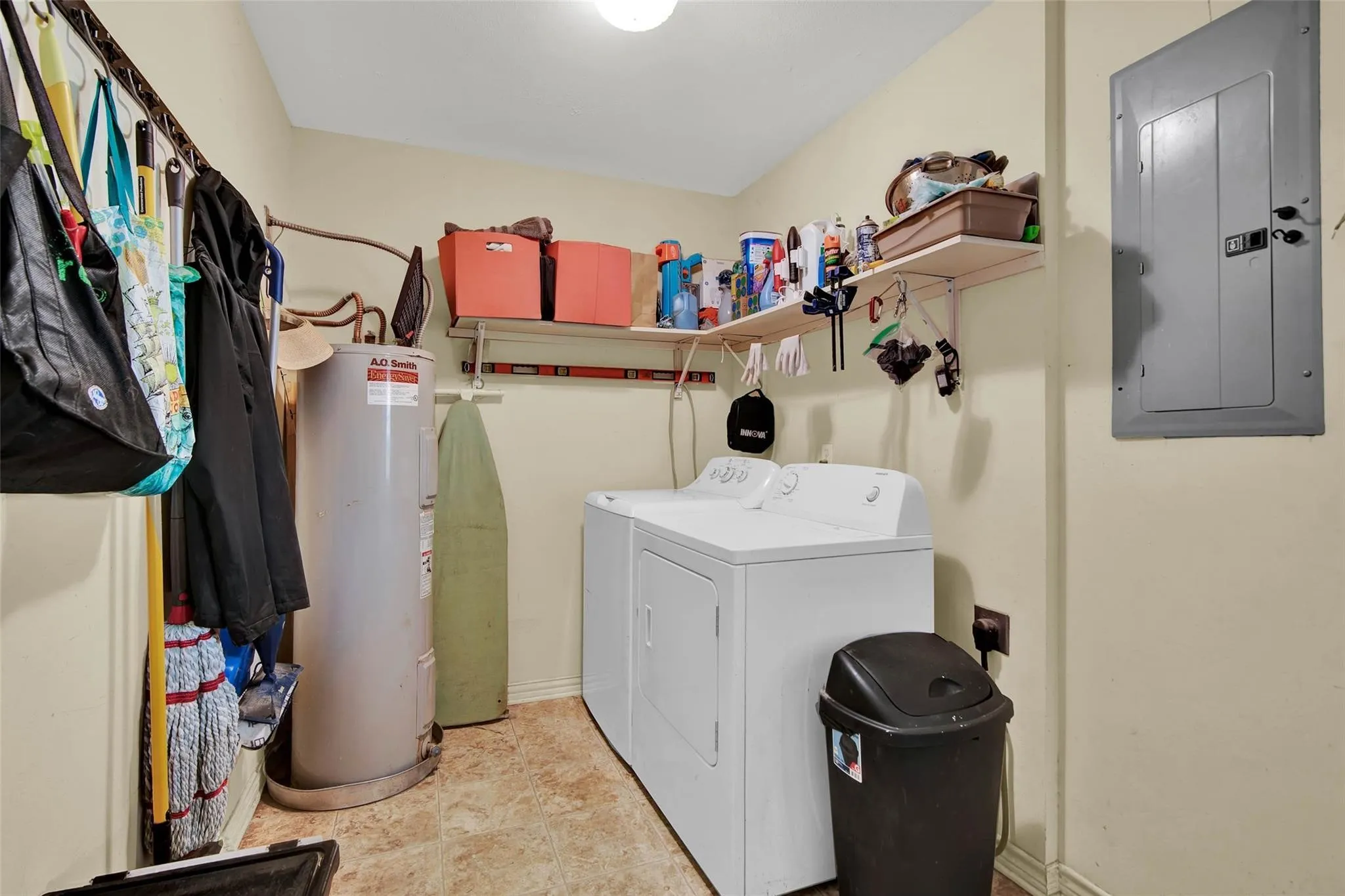 Single Family Residence For Sale in Grayson County , 17932 State Highway 56, Southmayd, Texas 75092, 3 Bedroom, 2 Bathroom, Garage spaces, 1,833 Sqft, built in 2004, Price $550,000, mls#21352044, Real Estate Agent in Southmayd, Homes For Sale in Grayson county, Homes For Sale in Southmayd, Realtor in Southmayd Texas, Real Estate Brokerage Independent Realty Texas, Luminita Cordes Realtor