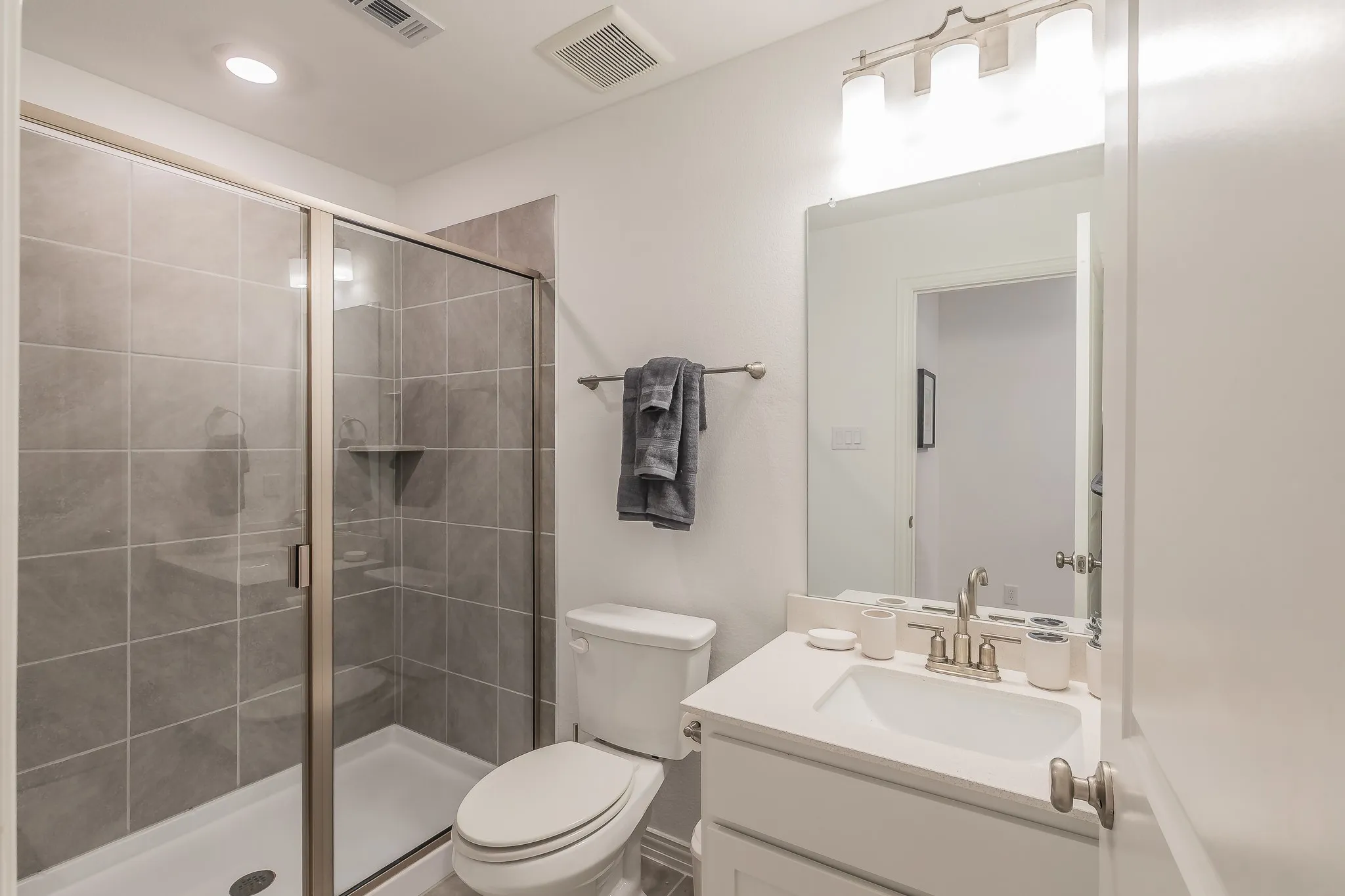 Single Family Residence For Rent in Dallas County , 7535 Millingston Road, Dallas, Texas 75228, 4 Bedroom, 4 Bathroom, 2 Garage spaces, 2,148 Sqft, built in 2023, mls#21352219, Real Estate Agent in Dallas, Homes For Rent in Dallas county, Homes For Rent in Dallas, Realtor in Dallas Texas, Real Estate Brokerage Independent Realty Texas, Luminita Cordes Realtor
