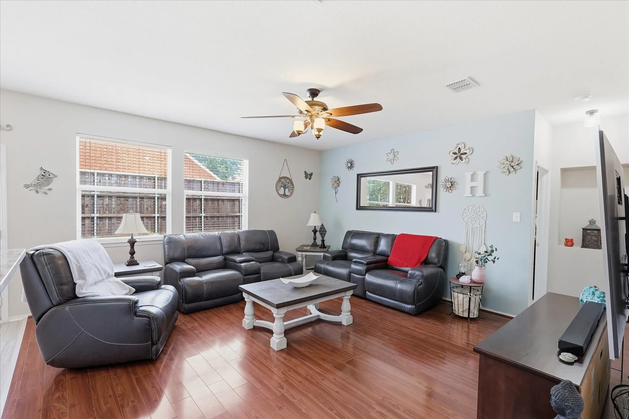 Single Family Residence For Sale in Denton County , 1905 Juniper Drive, Little Elm, Texas 75068, 3 Bedroom, 2 Bathroom, 2 Garage spaces, 1,805 Sqft, built in 2003, mls#21344560, Real Estate Agent in Little Elm, Homes For Sale in Denton county, Homes For Sale in Little Elm, Realtor in Little Elm Texas, Real Estate Brokerage Independent Realty Texas, Luminita Cordes Realtor