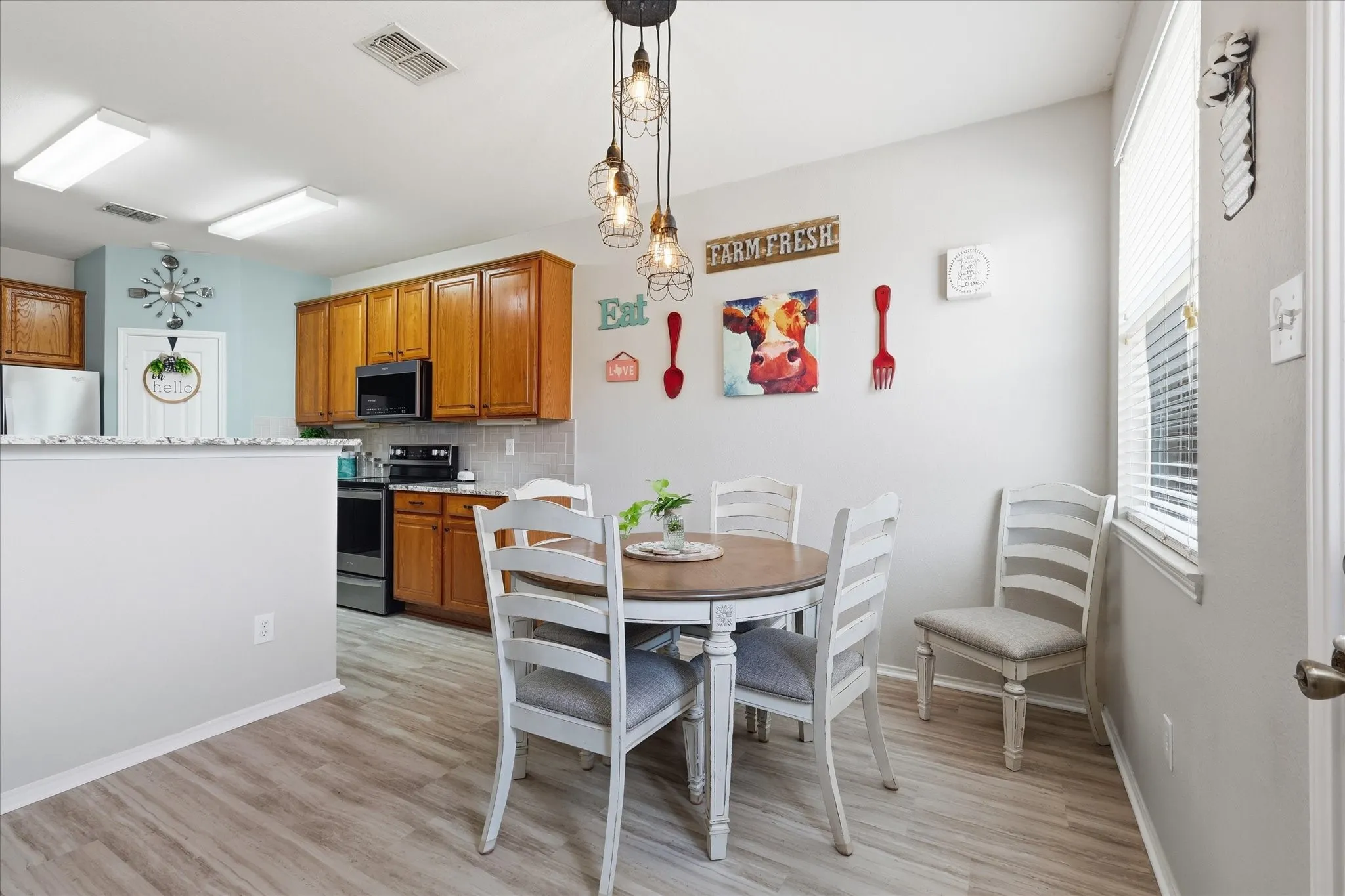 Single Family Residence For Sale in Denton County , 1905 Juniper Drive, Little Elm, Texas 75068, 3 Bedroom, 2 Bathroom, 2 Garage spaces, 1,805 Sqft, built in 2003, mls#21344560, Real Estate Agent in Little Elm, Homes For Sale in Denton county, Homes For Sale in Little Elm, Realtor in Little Elm Texas, Real Estate Brokerage Independent Realty Texas, Luminita Cordes Realtor