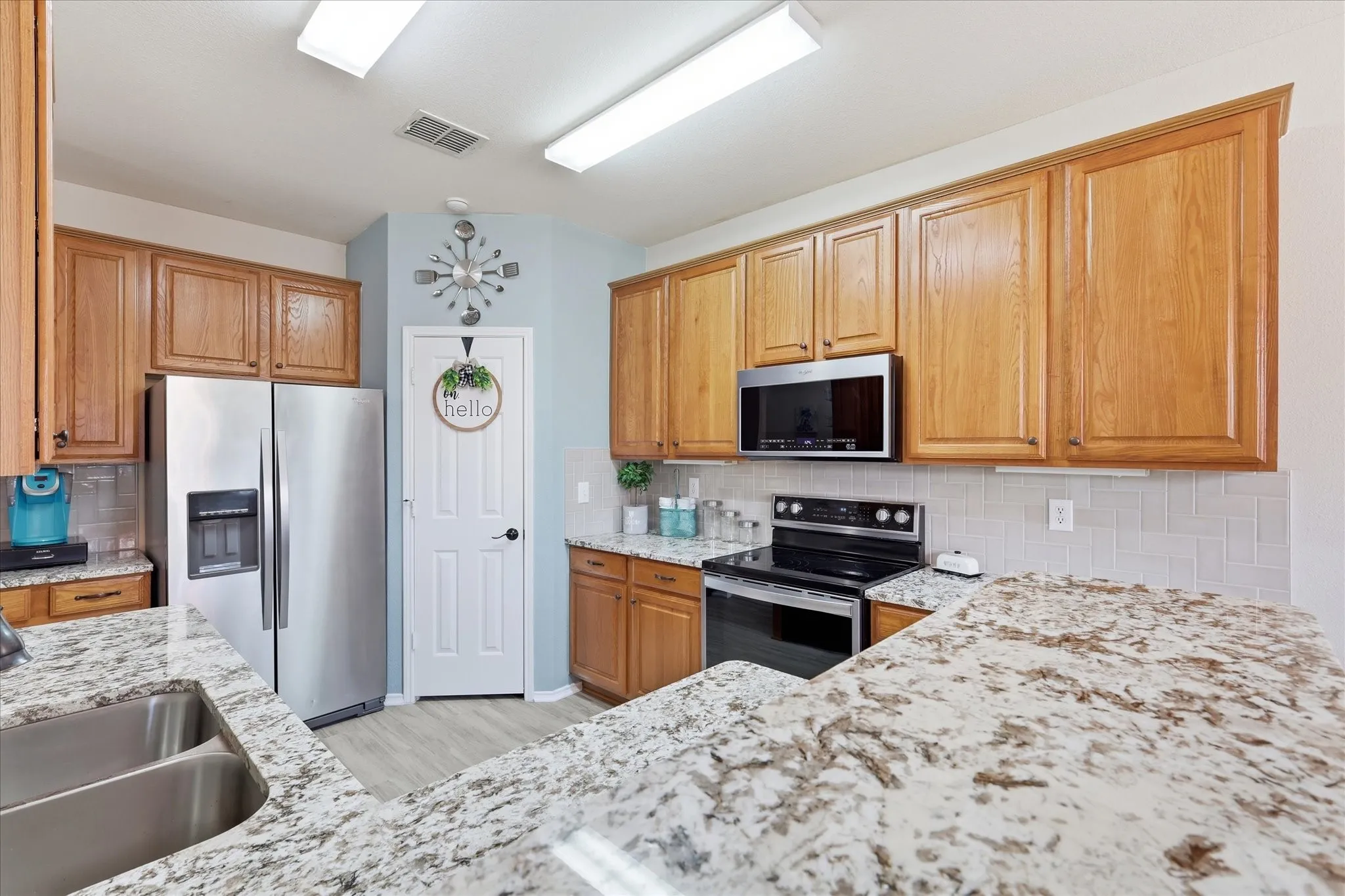Single Family Residence For Sale in Denton County , 1905 Juniper Drive, Little Elm, Texas 75068, 3 Bedroom, 2 Bathroom, 2 Garage spaces, 1,805 Sqft, built in 2003, mls#21344560, Real Estate Agent in Little Elm, Homes For Sale in Denton county, Homes For Sale in Little Elm, Realtor in Little Elm Texas, Real Estate Brokerage Independent Realty Texas, Luminita Cordes Realtor