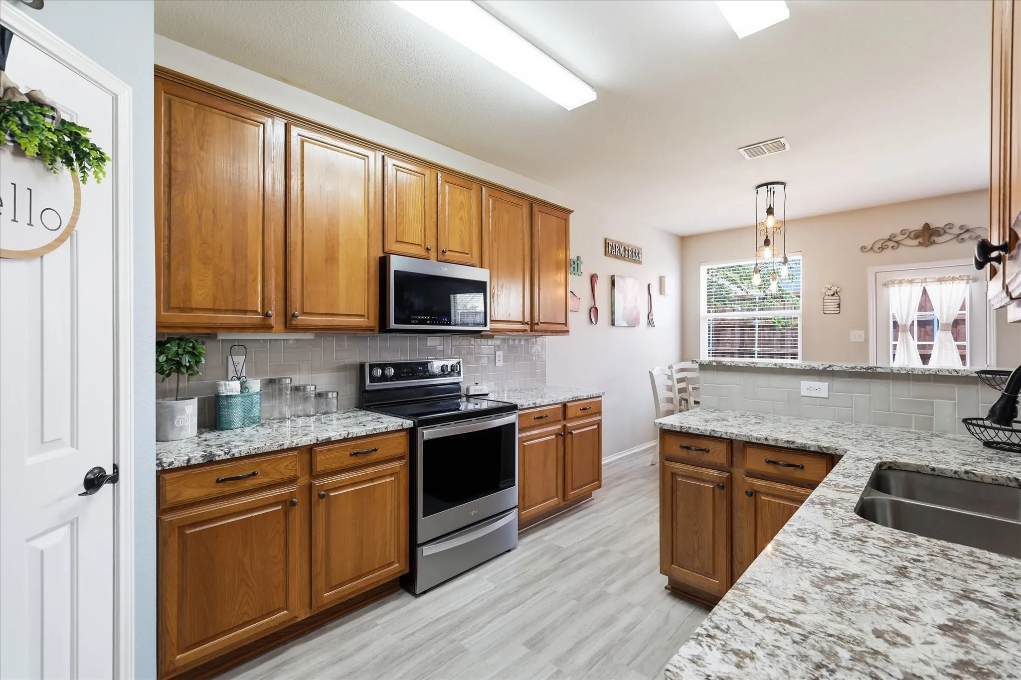 Single Family Residence For Sale in Denton County , 1905 Juniper Drive, Little Elm, Texas 75068, 3 Bedroom, 2 Bathroom, 2 Garage spaces, 1,805 Sqft, built in 2003, mls#21344560, Real Estate Agent in Little Elm, Homes For Sale in Denton county, Homes For Sale in Little Elm, Realtor in Little Elm Texas, Real Estate Brokerage Independent Realty Texas, Luminita Cordes Realtor