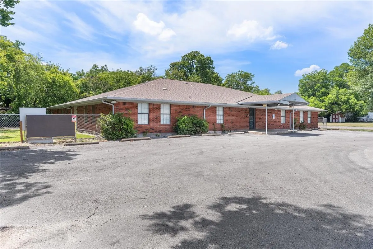 Business For Sale in Tarrant County , 1125 Roberts Cut Off Road, River Oaks, Texas 76114, 0, 0, Garage spaces, 0 Sqft, built in 1988, mls#21348218, Real Estate Agent in River Oaks, Homes For Sale in Tarrant county, Homes For Sale in River Oaks, Realtor in River Oaks Texas, Real Estate Brokerage Independent Realty Texas, Luminita Cordes Realtor