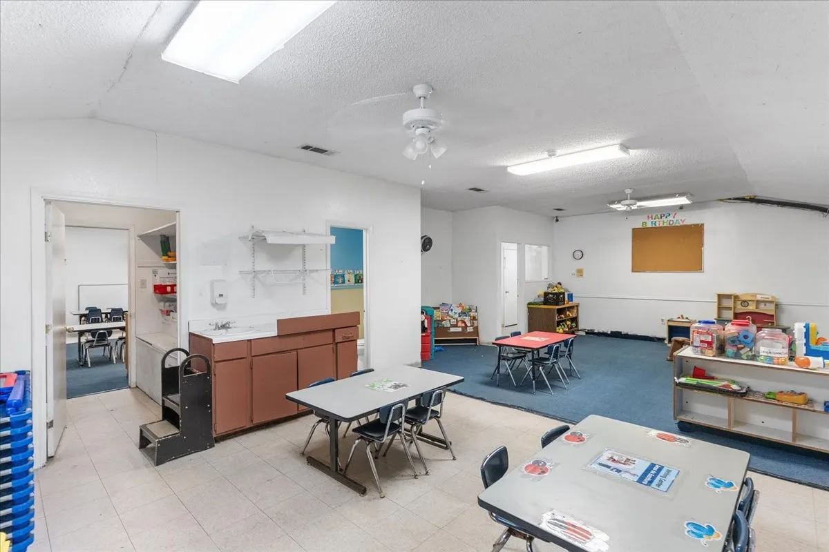 Business For Sale in Tarrant County , 1125 Roberts Cut Off Road, River Oaks, Texas 76114, 0, 0, Garage spaces, 0 Sqft, built in 1988, mls#21348218, Real Estate Agent in River Oaks, Homes For Sale in Tarrant county, Homes For Sale in River Oaks, Realtor in River Oaks Texas, Real Estate Brokerage Independent Realty Texas, Luminita Cordes Realtor