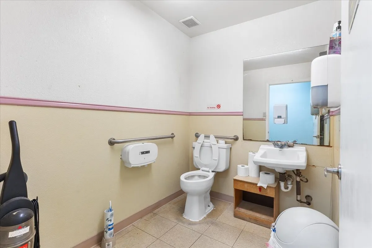 Business For Sale in Tarrant County , 1125 Roberts Cut Off Road, River Oaks, Texas 76114, 0, 0, Garage spaces, 0 Sqft, built in 1988, mls#21348218, Real Estate Agent in River Oaks, Homes For Sale in Tarrant county, Homes For Sale in River Oaks, Realtor in River Oaks Texas, Real Estate Brokerage Independent Realty Texas, Luminita Cordes Realtor