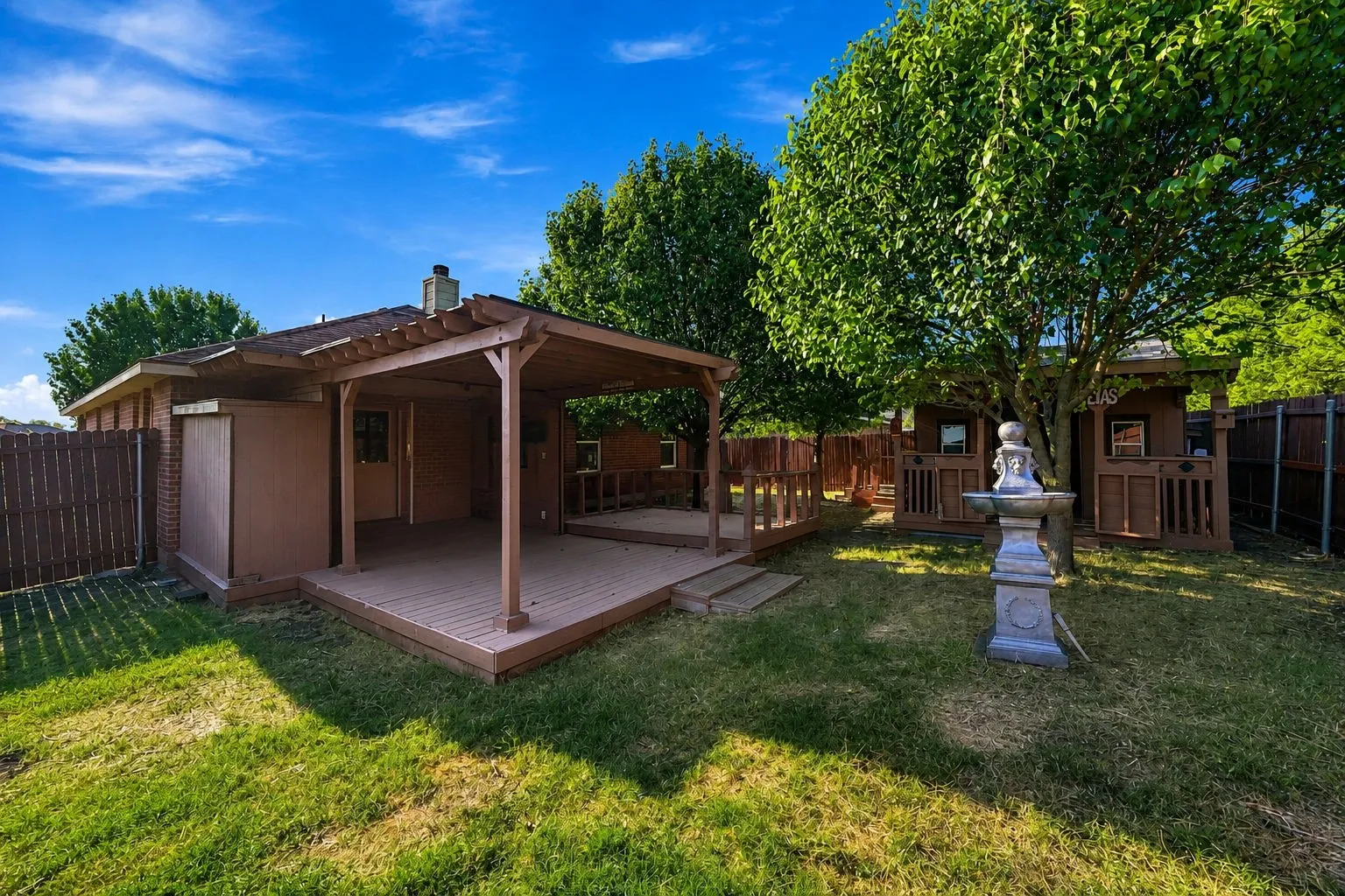 Single Family Residence For Sale in Rockwall County , 40 Daisy Drive, Fate, Texas 75087, 3 Bedroom, 2 Bathroom, 2 Garage spaces, 1,494 Sqft, built in 2010, mls#21352196, Real Estate Agent in Fate, Homes For Sale in Rockwall county, Homes For Sale in Fate, Realtor in Fate Texas, Real Estate Brokerage Independent Realty Texas, Luminita Cordes Realtor
