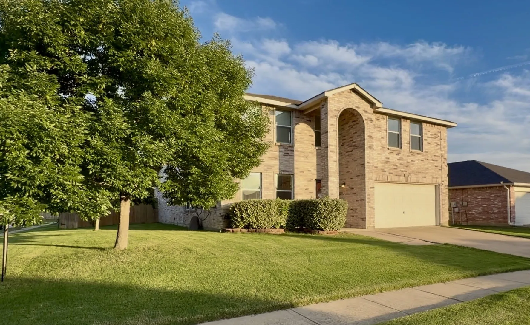 Single Family Residence For Sale in Denton County , 3214 Friesian Court, Denton, Texas 76210, 4 Bedroom, 3 Bathroom, 2 Garage spaces, 2,917 Sqft, built in 2004, Price $424,000, mls#21349818, Real Estate Agent in Denton, Homes For Sale in Denton county, Homes For Sale in Denton, Realtor in Denton Texas, Real Estate Brokerage Independent Realty Texas, Luminita Cordes Realtor