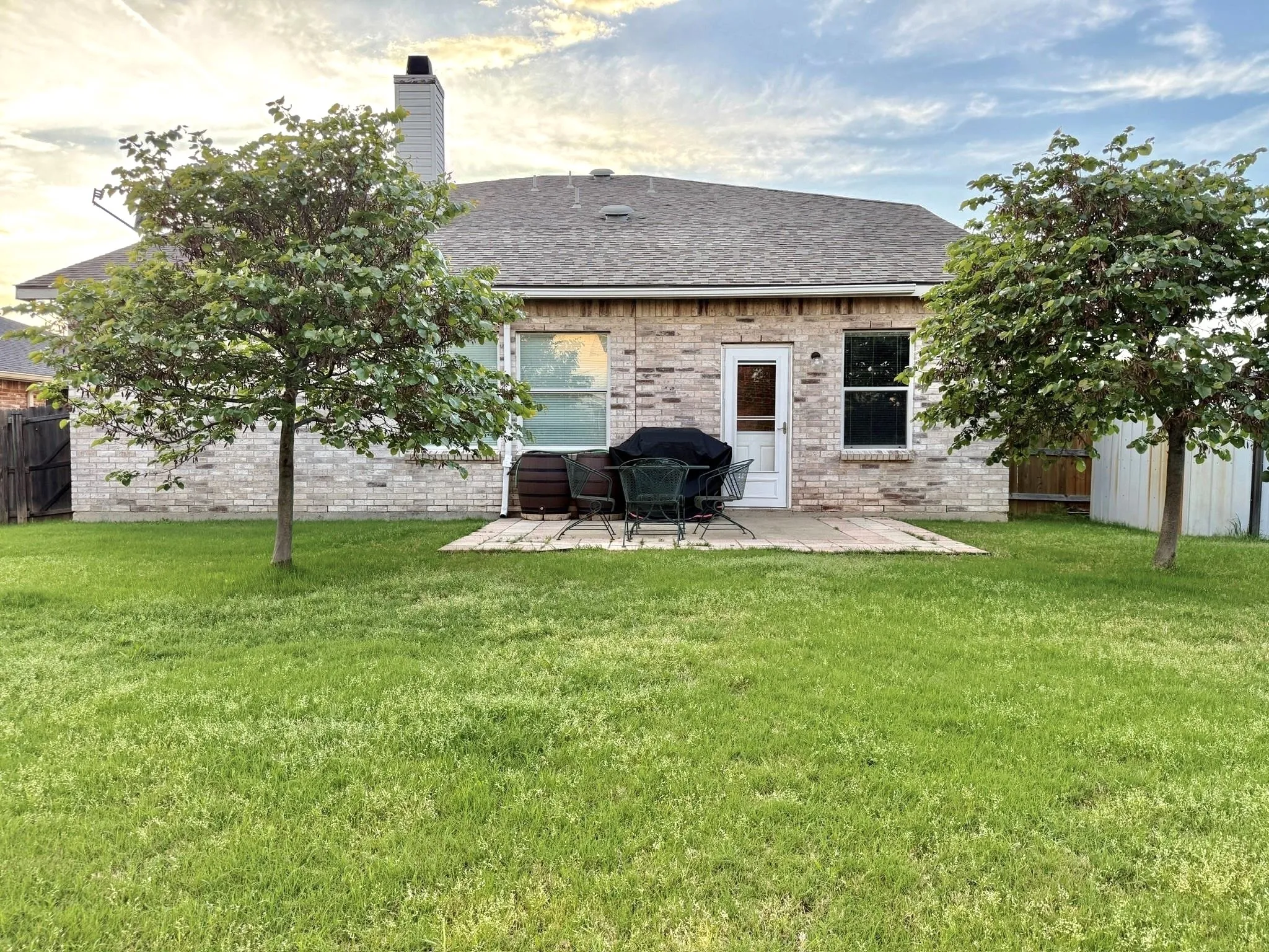 Single Family Residence For Sale in Denton County , 3214 Friesian Court, Denton, Texas 76210, 4 Bedroom, 3 Bathroom, 2 Garage spaces, 2,917 Sqft, built in 2004, Price $424,000, mls#21349818, Real Estate Agent in Denton, Homes For Sale in Denton county, Homes For Sale in Denton, Realtor in Denton Texas, Real Estate Brokerage Independent Realty Texas, Luminita Cordes Realtor