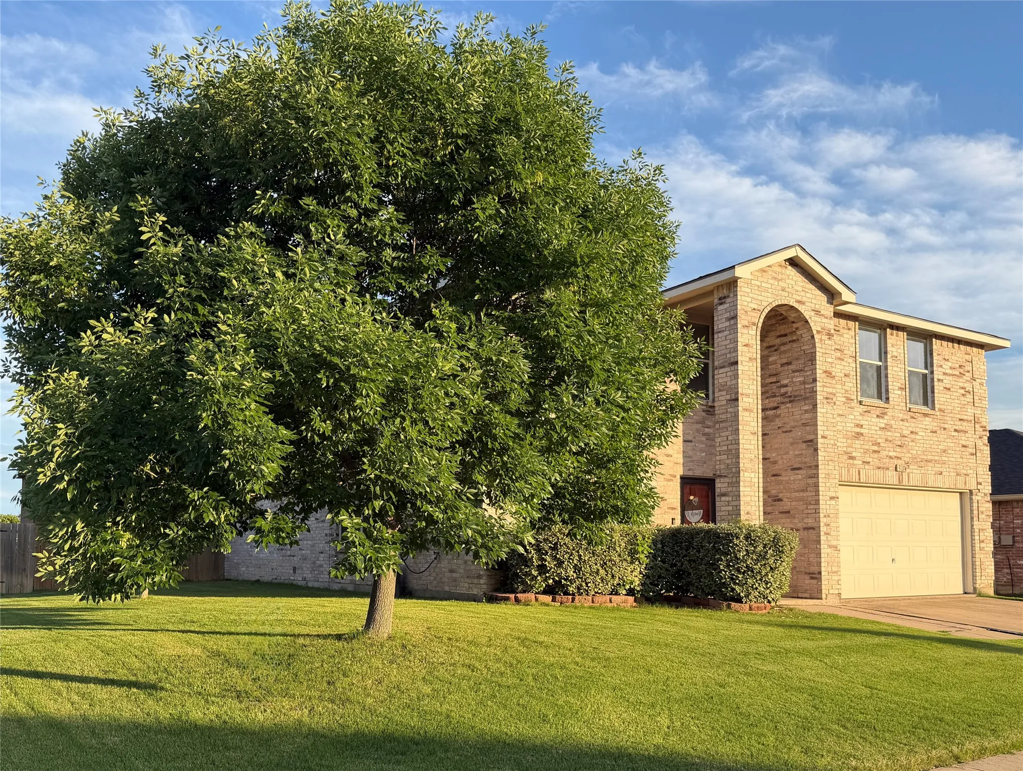 Single Family Residence For Sale in Denton County , 3214 Friesian Court, Denton, Texas 76210, 4 Bedroom, 3 Bathroom, 2 Garage spaces, 2,917 Sqft, built in 2004, Price $424,000, mls#21349818, Real Estate Agent in Denton, Homes For Sale in Denton county, Homes For Sale in Denton, Realtor in Denton Texas, Real Estate Brokerage Independent Realty Texas, Luminita Cordes Realtor