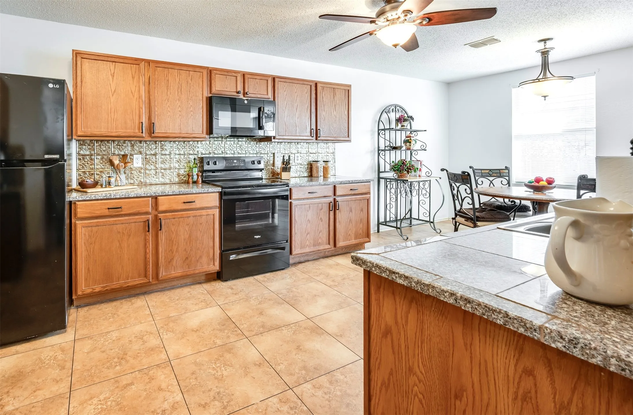 Single Family Residence For Sale in Denton County , 3214 Friesian Court, Denton, Texas 76210, 4 Bedroom, 3 Bathroom, 2 Garage spaces, 2,917 Sqft, built in 2004, Price $424,000, mls#21349818, Real Estate Agent in Denton, Homes For Sale in Denton county, Homes For Sale in Denton, Realtor in Denton Texas, Real Estate Brokerage Independent Realty Texas, Luminita Cordes Realtor