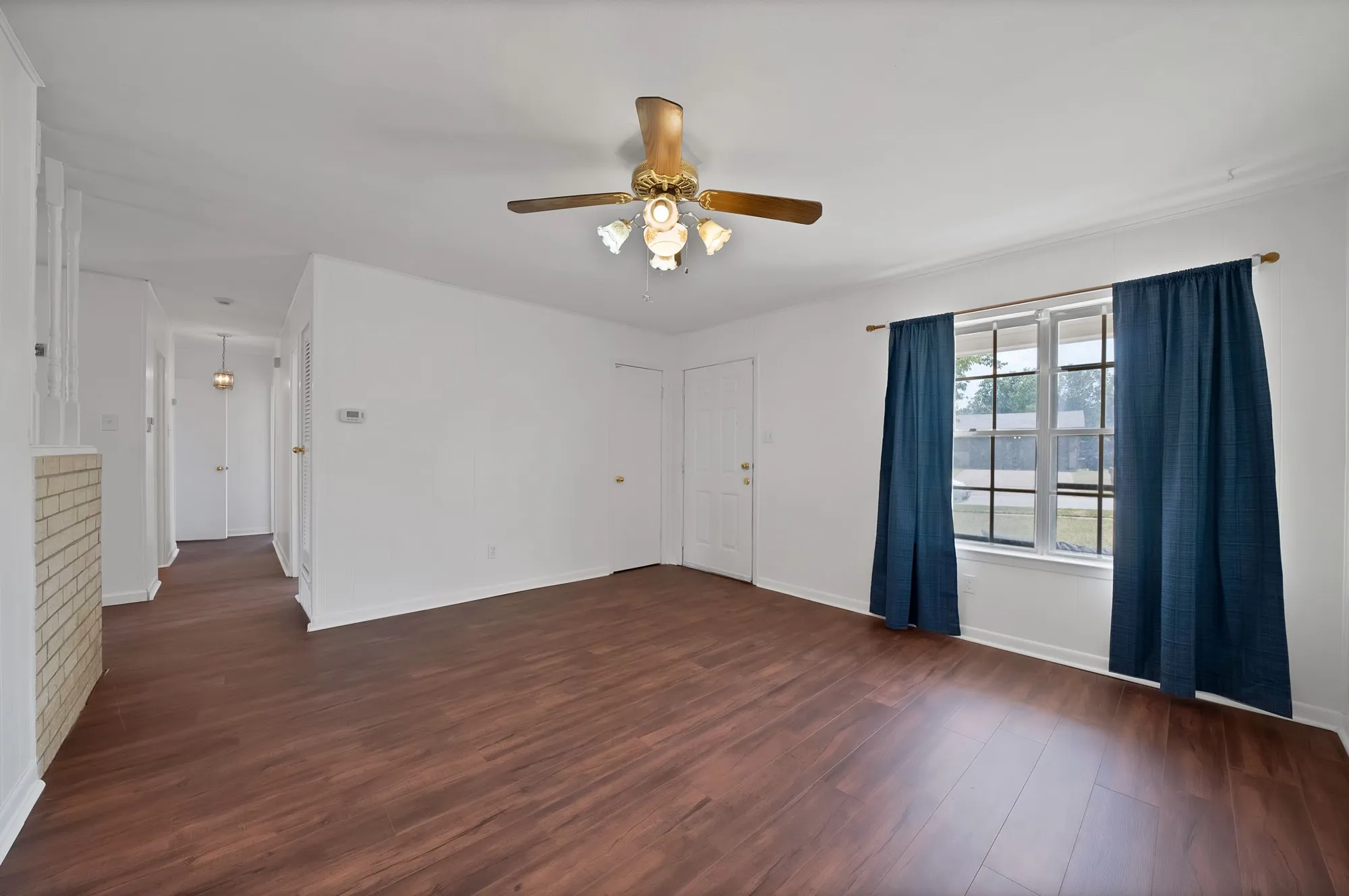 Single Family Residence For Sale in Tarrant County , 825 E Prairie View Road, Crowley, Texas 76036, 3 Bedroom, 2 Bathroom, 2 Garage spaces, 1,148 Sqft, built in 1970, mls#21352170, Real Estate Agent in Crowley, Homes For Sale in Tarrant county, Homes For Sale in Crowley, Realtor in Crowley Texas, Real Estate Brokerage Independent Realty Texas, Luminita Cordes Realtor