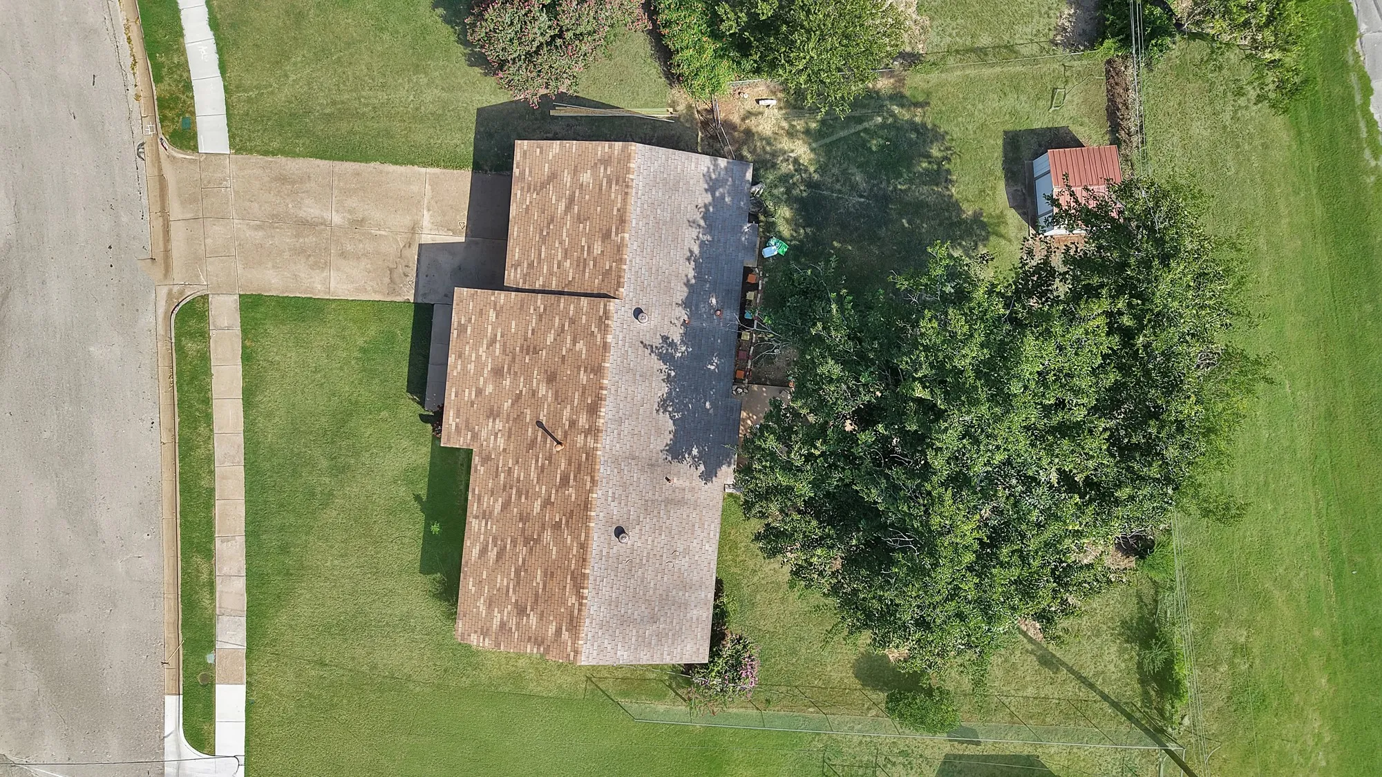 Single Family Residence For Sale in Tarrant County , 825 E Prairie View Road, Crowley, Texas 76036, 3 Bedroom, 2 Bathroom, 2 Garage spaces, 1,148 Sqft, built in 1970, mls#21352170, Real Estate Agent in Crowley, Homes For Sale in Tarrant county, Homes For Sale in Crowley, Realtor in Crowley Texas, Real Estate Brokerage Independent Realty Texas, Luminita Cordes Realtor