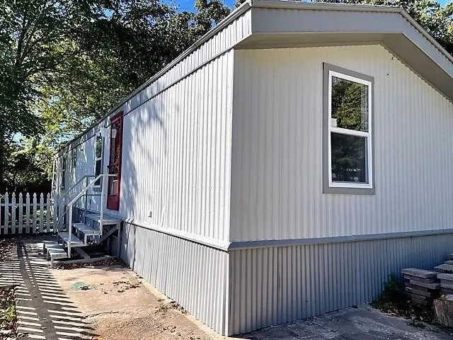 Mobile Home For Rent in Grayson County , 434 Sherman Drive, Pottsboro, Texas 75076, 3 Bedroom, 2 Bathroom, Garage spaces, 896 Sqft, built in 1997, mls#21348919, Real Estate Agent in Pottsboro, Homes For Rent in Grayson county, Homes For Rent in Pottsboro, Realtor in Pottsboro Texas, Real Estate Brokerage Independent Realty Texas, Luminita Cordes Realtor
