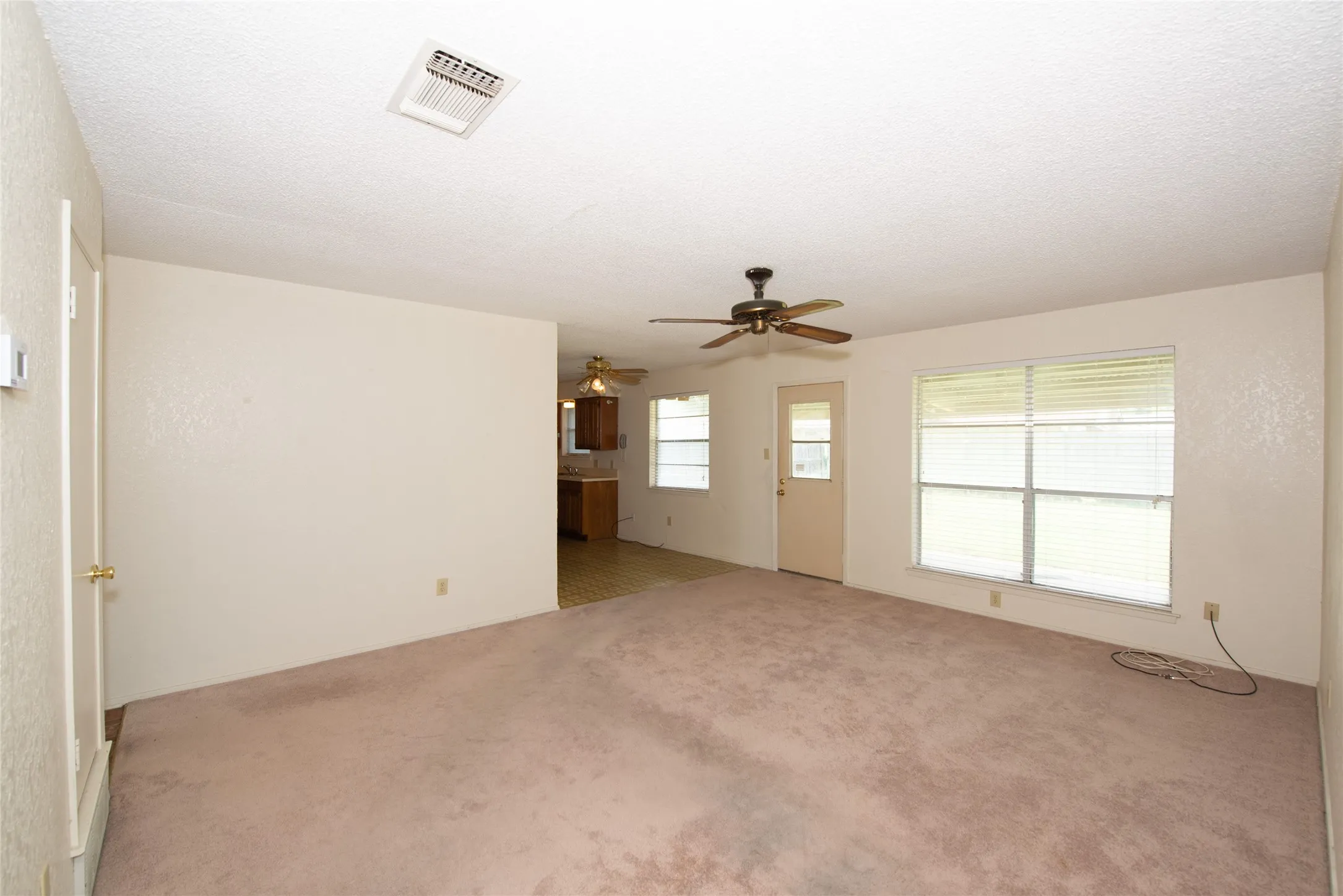Single Family Residence For Sale in Tarrant County , 6412 Rebecca Lane, Watauga, Texas 76148, 3 Bedroom, 2 Bathroom, 2 Garage spaces, 1,044 Sqft, built in 1981, mls#21352327, Real Estate Agent in Watauga, Homes For Sale in Tarrant county, Homes For Sale in Watauga, Realtor in Watauga Texas, Real Estate Brokerage Independent Realty Texas, Luminita Cordes Realtor