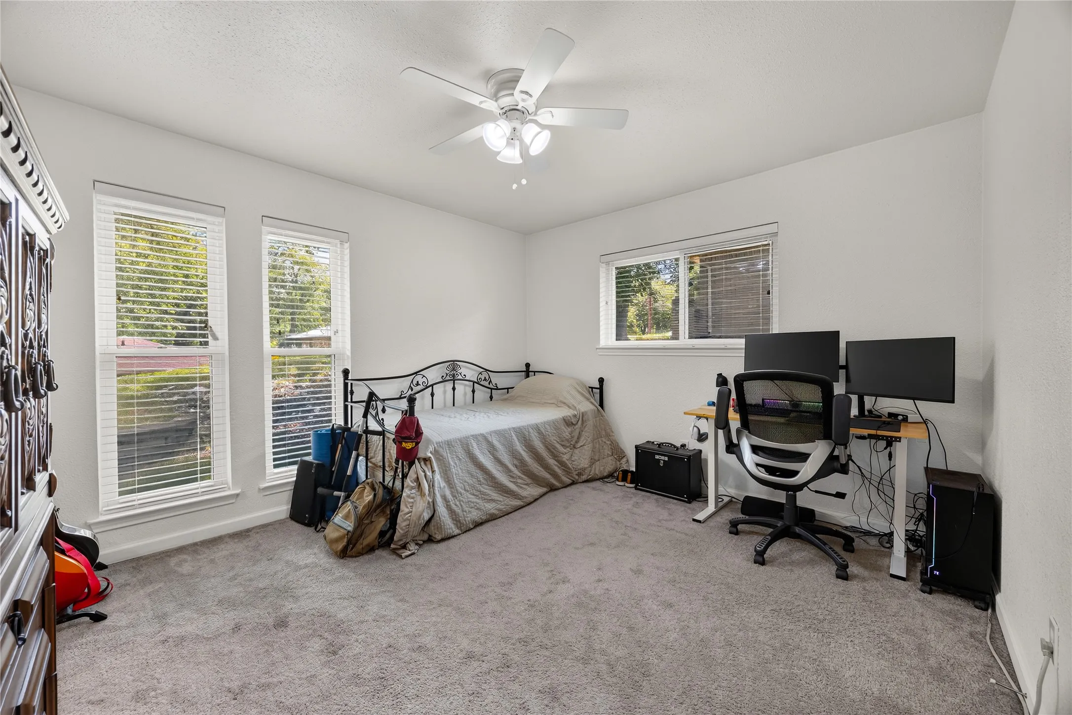 Single Family Residence For Sale in Dallas County , 3836 Kiestmeadow Drive, Dallas, Texas 75233, 3 Bedroom, 3 Bathroom, 2 Garage spaces, 2,249 Sqft, built in 1970, mls#21352328, Real Estate Agent in Dallas, Homes For Sale in Dallas county, Homes For Sale in Dallas, Realtor in Dallas Texas, Real Estate Brokerage Independent Realty Texas, Luminita Cordes Realtor