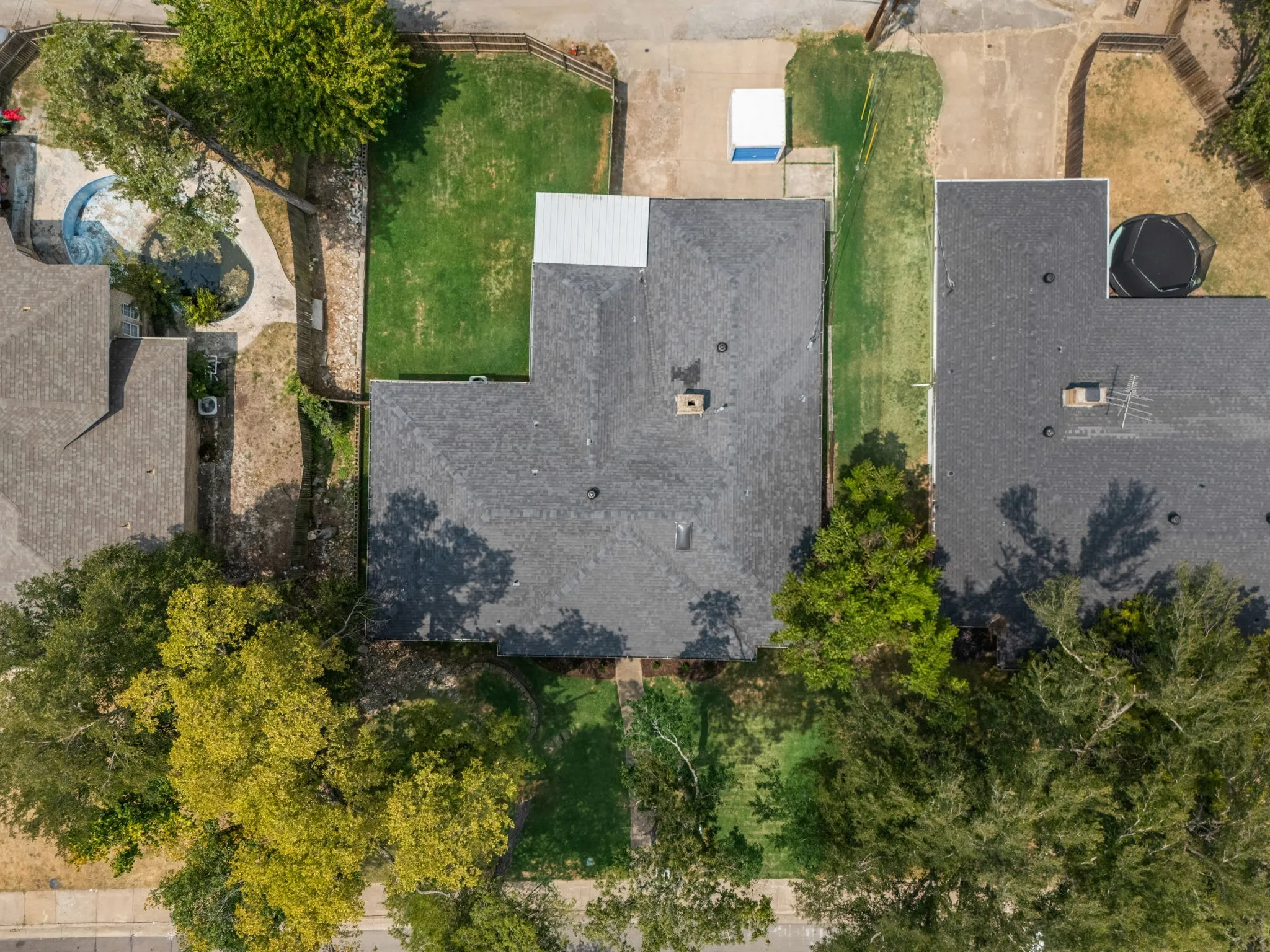 Single Family Residence For Sale in Dallas County , 3836 Kiestmeadow Drive, Dallas, Texas 75233, 3 Bedroom, 3 Bathroom, 2 Garage spaces, 2,249 Sqft, built in 1970, mls#21352328, Real Estate Agent in Dallas, Homes For Sale in Dallas county, Homes For Sale in Dallas, Realtor in Dallas Texas, Real Estate Brokerage Independent Realty Texas, Luminita Cordes Realtor