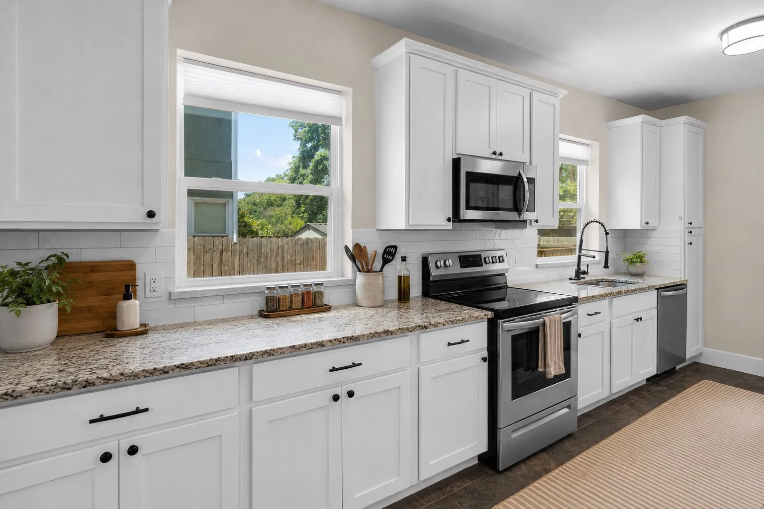 Single Family Residence For Sale in Dallas County , 406 S Montreal Avenue, Dallas, Texas 75208, 3 Bedroom, 2 Bathroom, 2 Garage spaces, 2,042 Sqft, built in 1921, mls#21340881, Real Estate Agent in Dallas, Homes For Sale in Dallas county, Homes For Sale in Dallas, Realtor in Dallas Texas, Real Estate Brokerage Independent Realty Texas, Luminita Cordes Realtor