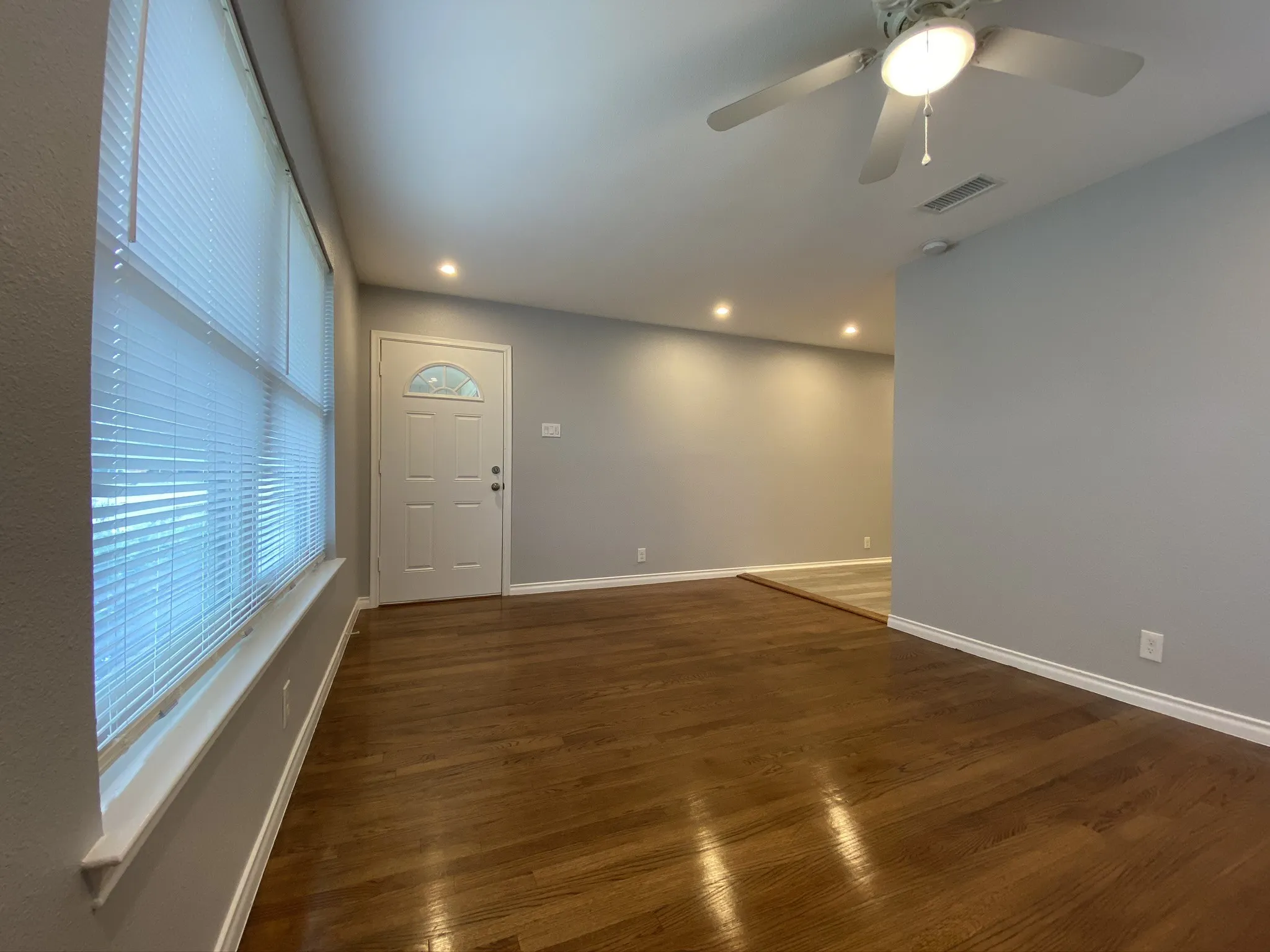 Duplex For Rent in Dallas County , 11005 Wyatt Street, Dallas, Texas 75218, 2 Bedroom, 1 Bathroom, 2 Garage spaces, 742 Sqft, built in 1959, mls#21352296, Real Estate Agent in Dallas, Homes For Rent in Dallas county, Homes For Rent in Dallas, Realtor in Dallas Texas, Real Estate Brokerage Independent Realty Texas, Luminita Cordes Realtor